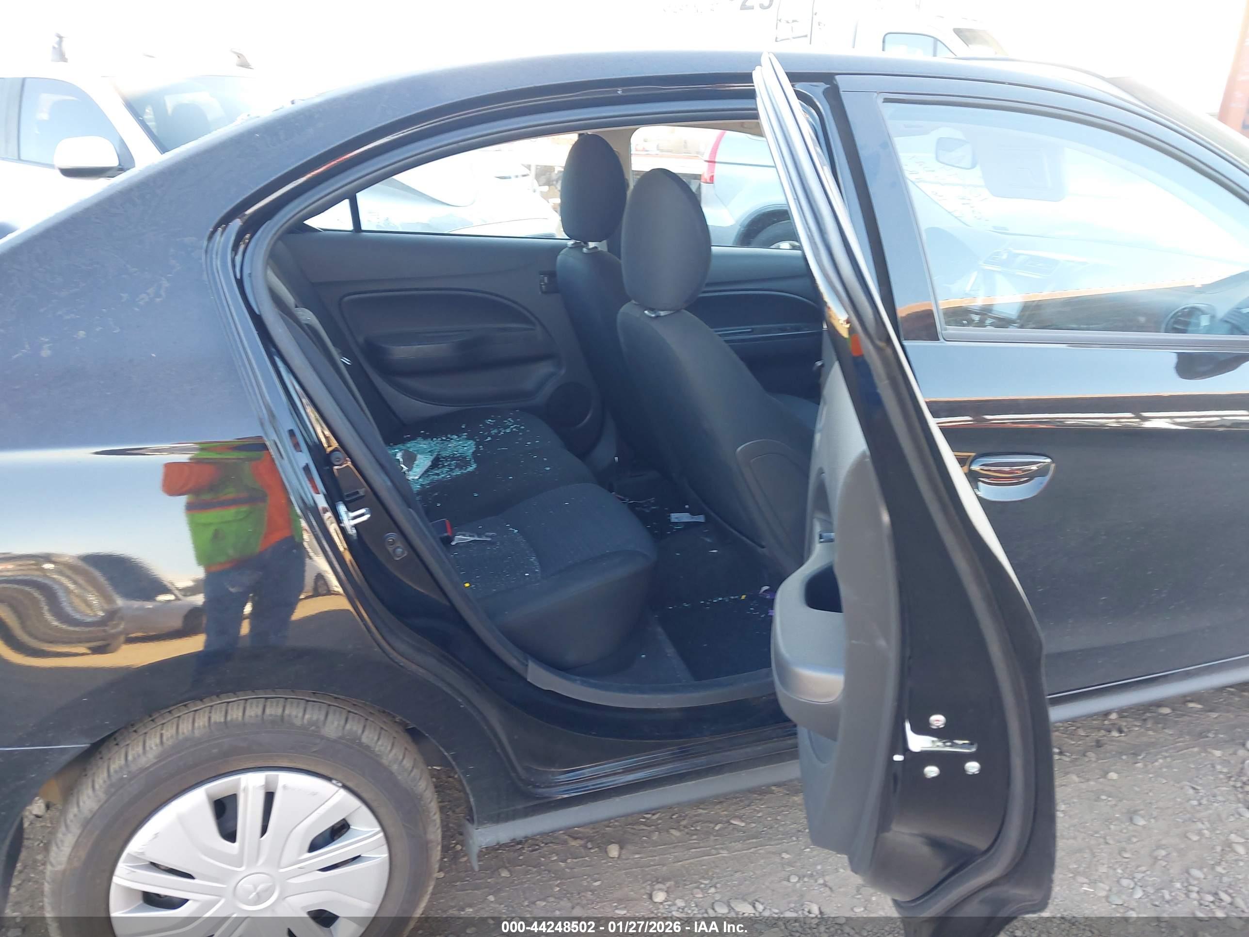 MITSUBISHI MIRAGE image 8