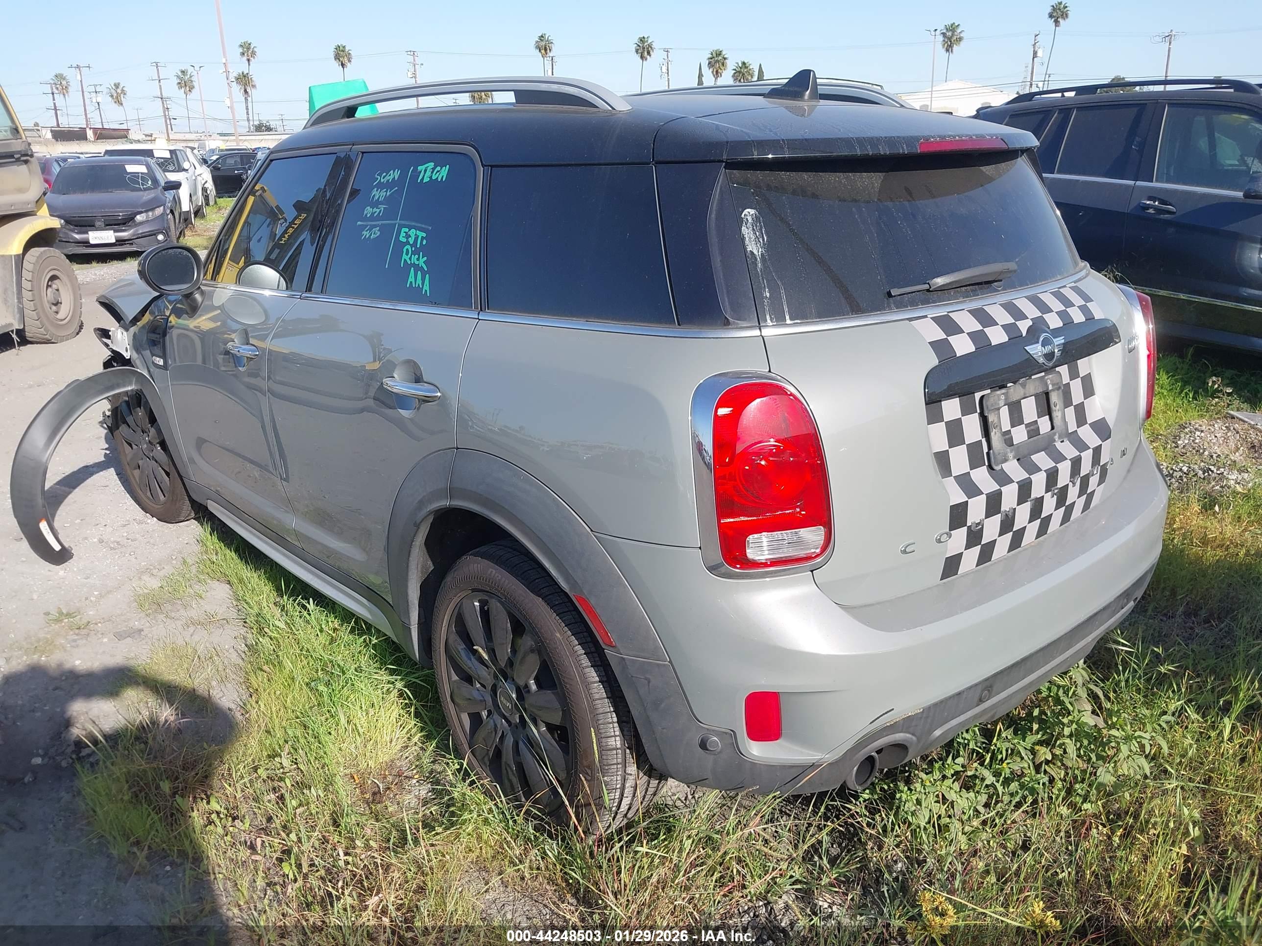 MINI COUNTRYMAN image 3