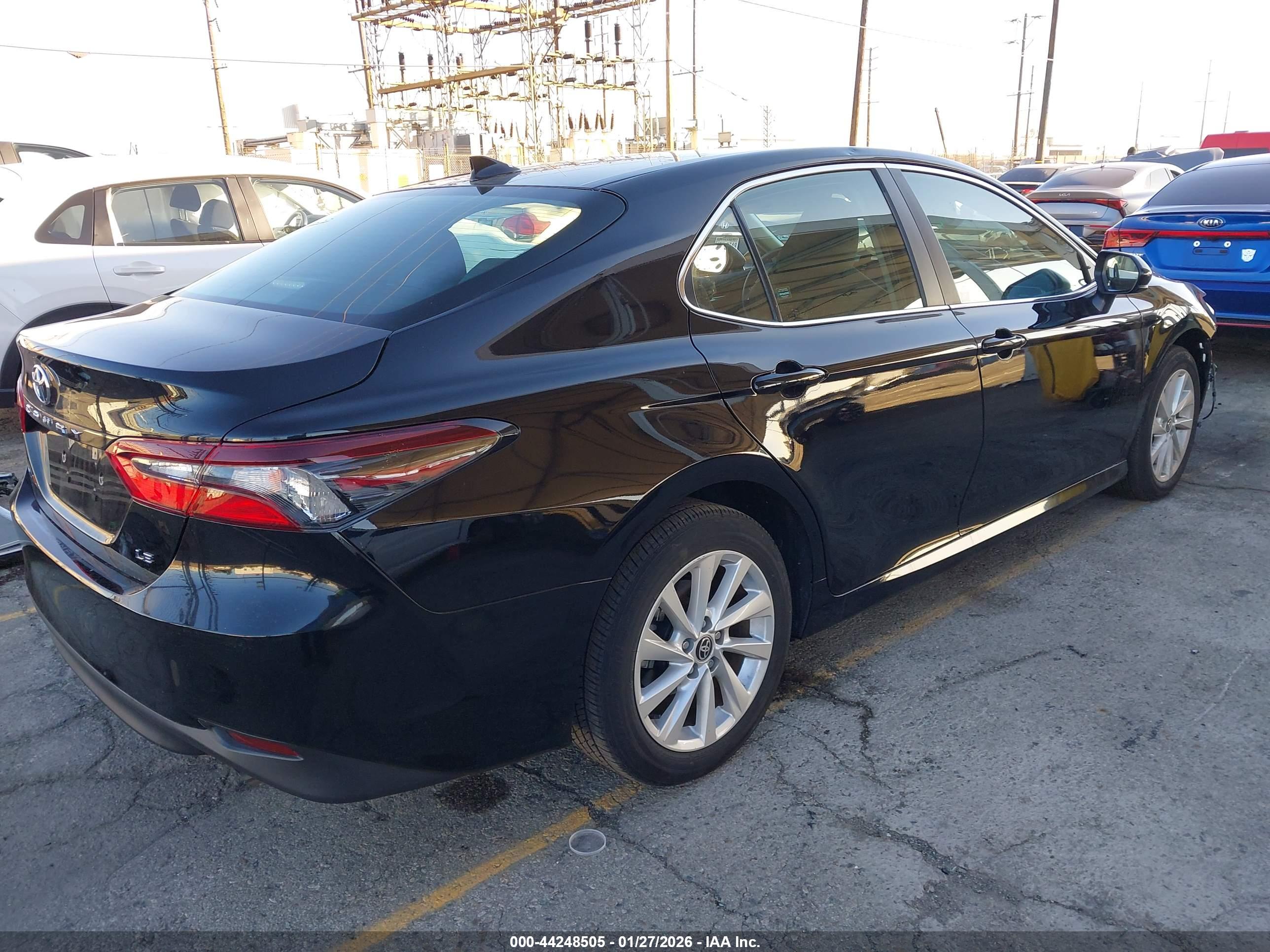 TOYOTA CAMRY image 4