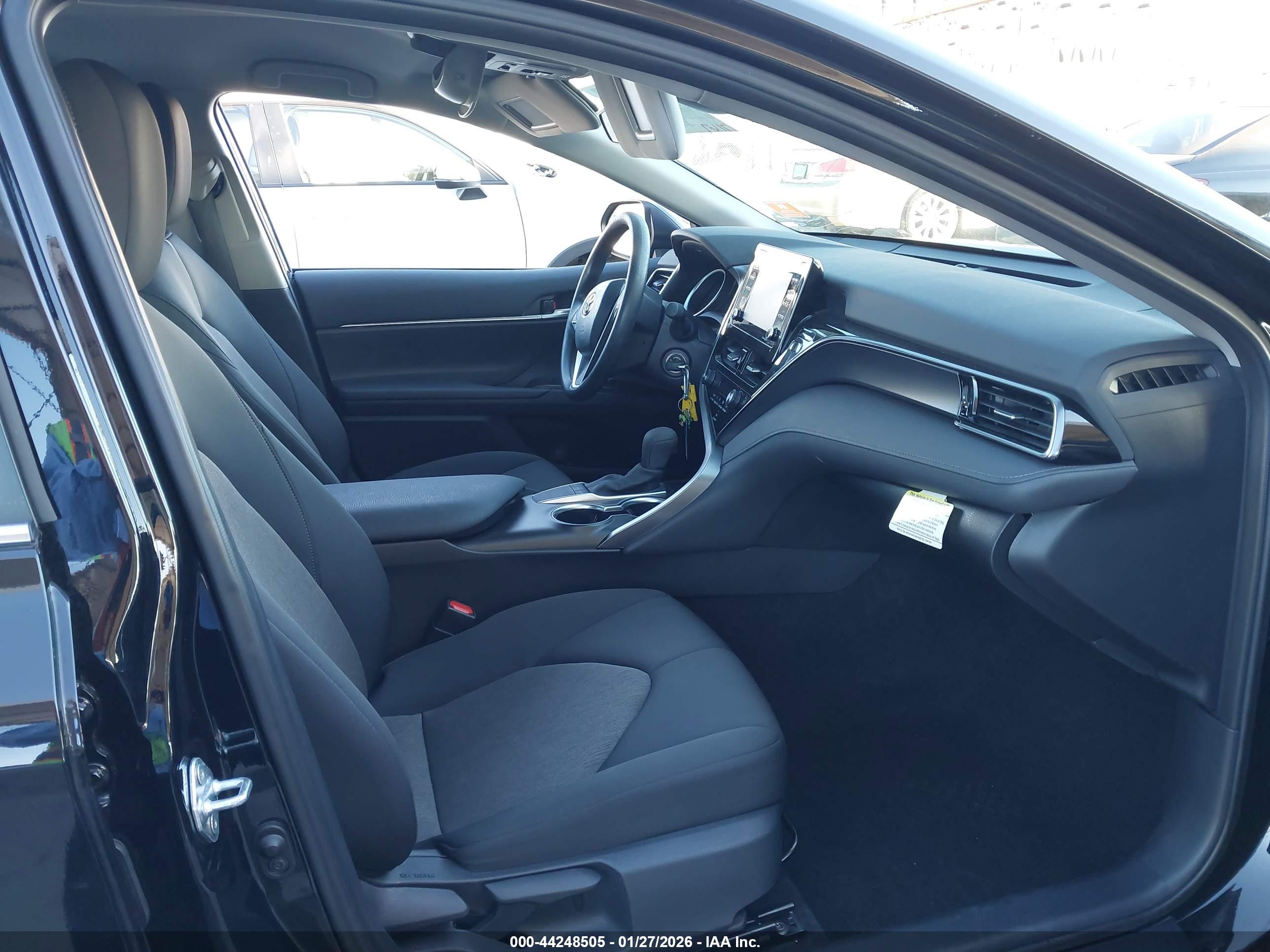 TOYOTA CAMRY image 5