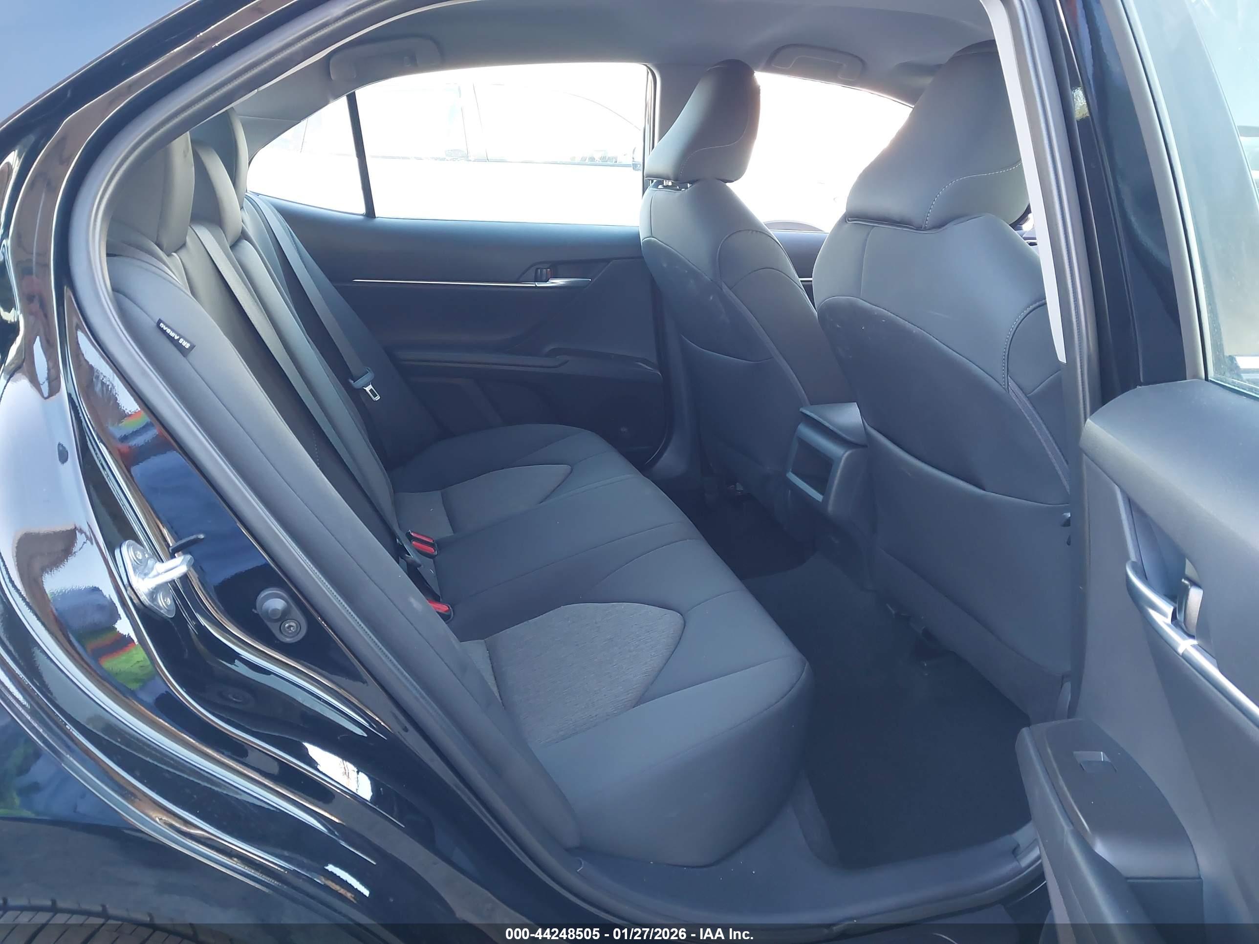 TOYOTA CAMRY image 8