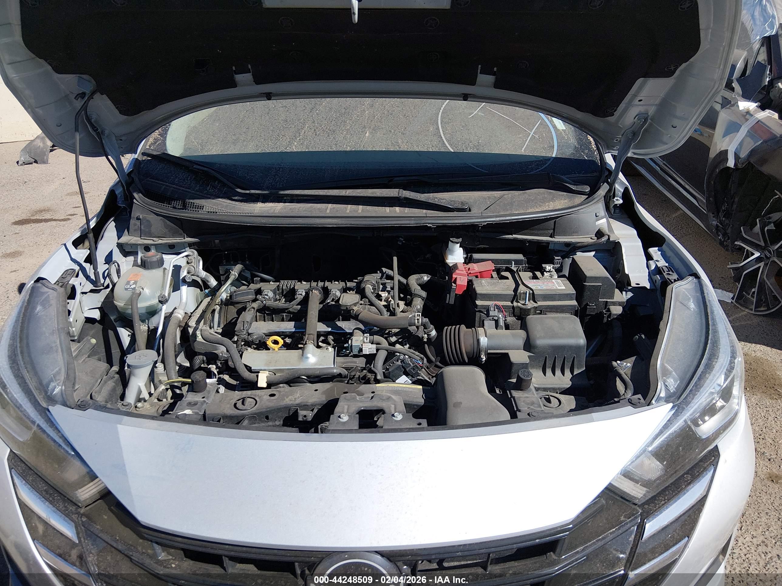 NISSAN VERSA image 10