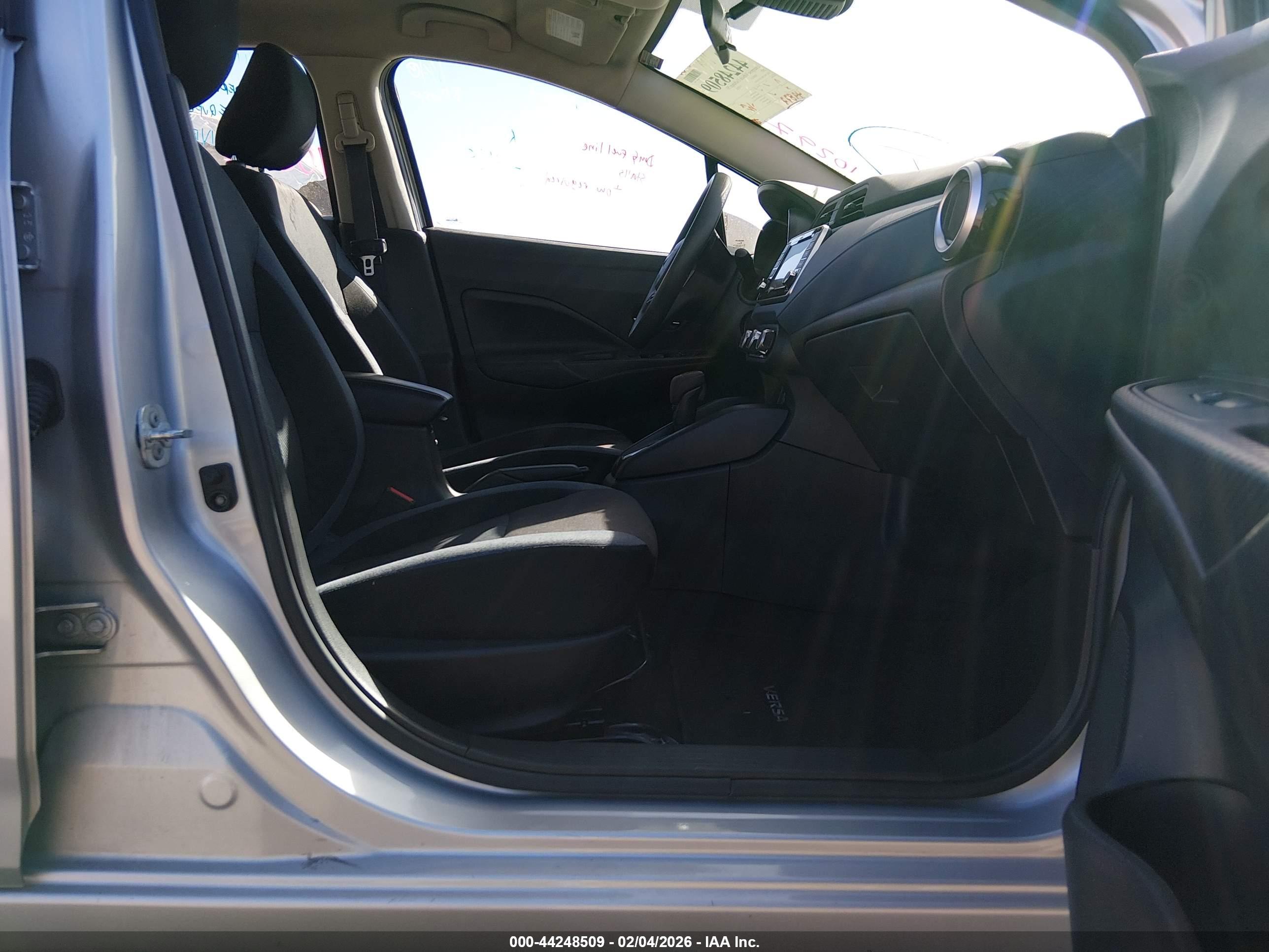 NISSAN VERSA image 5