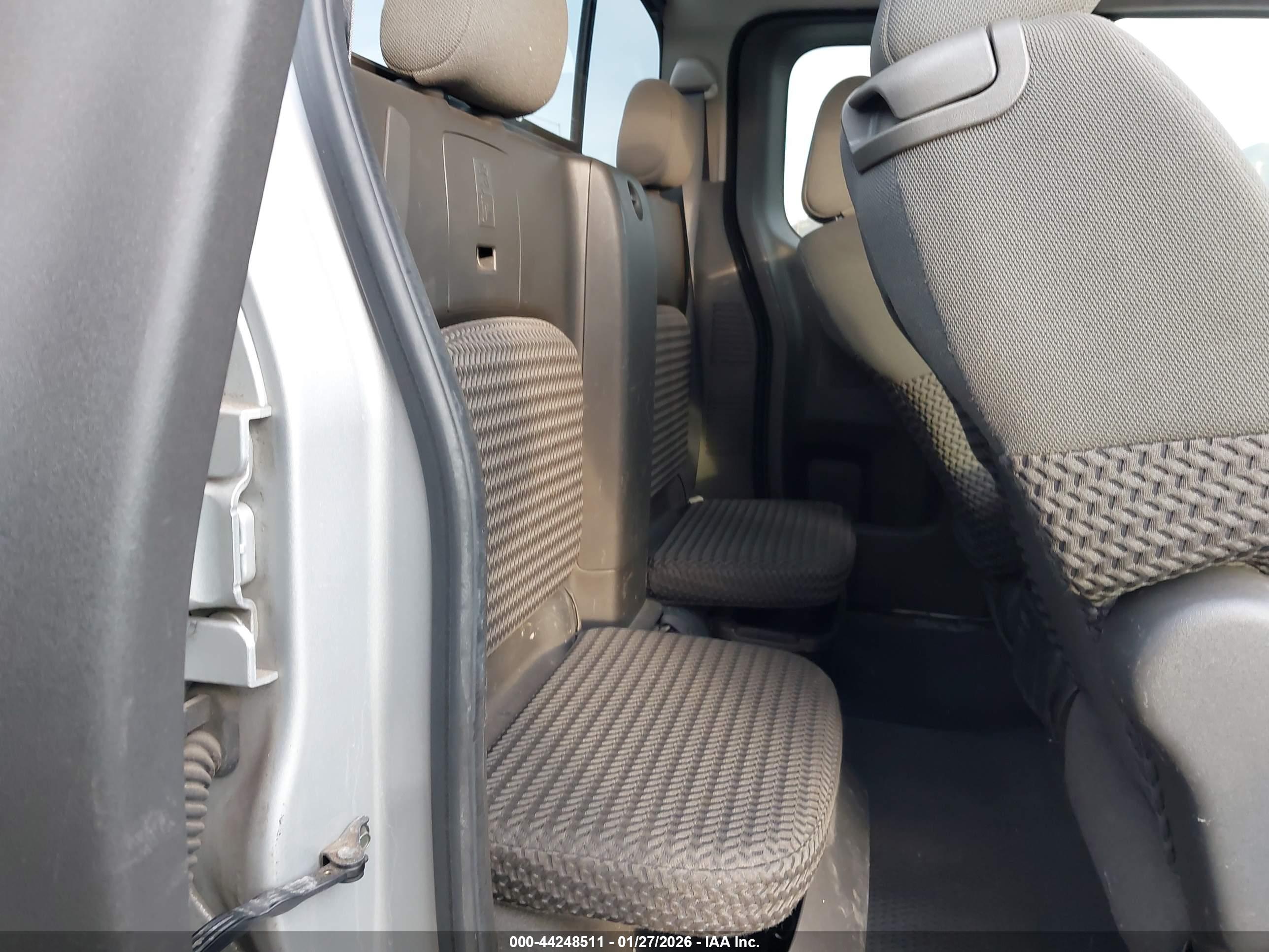 NISSAN FRONTIER image 8