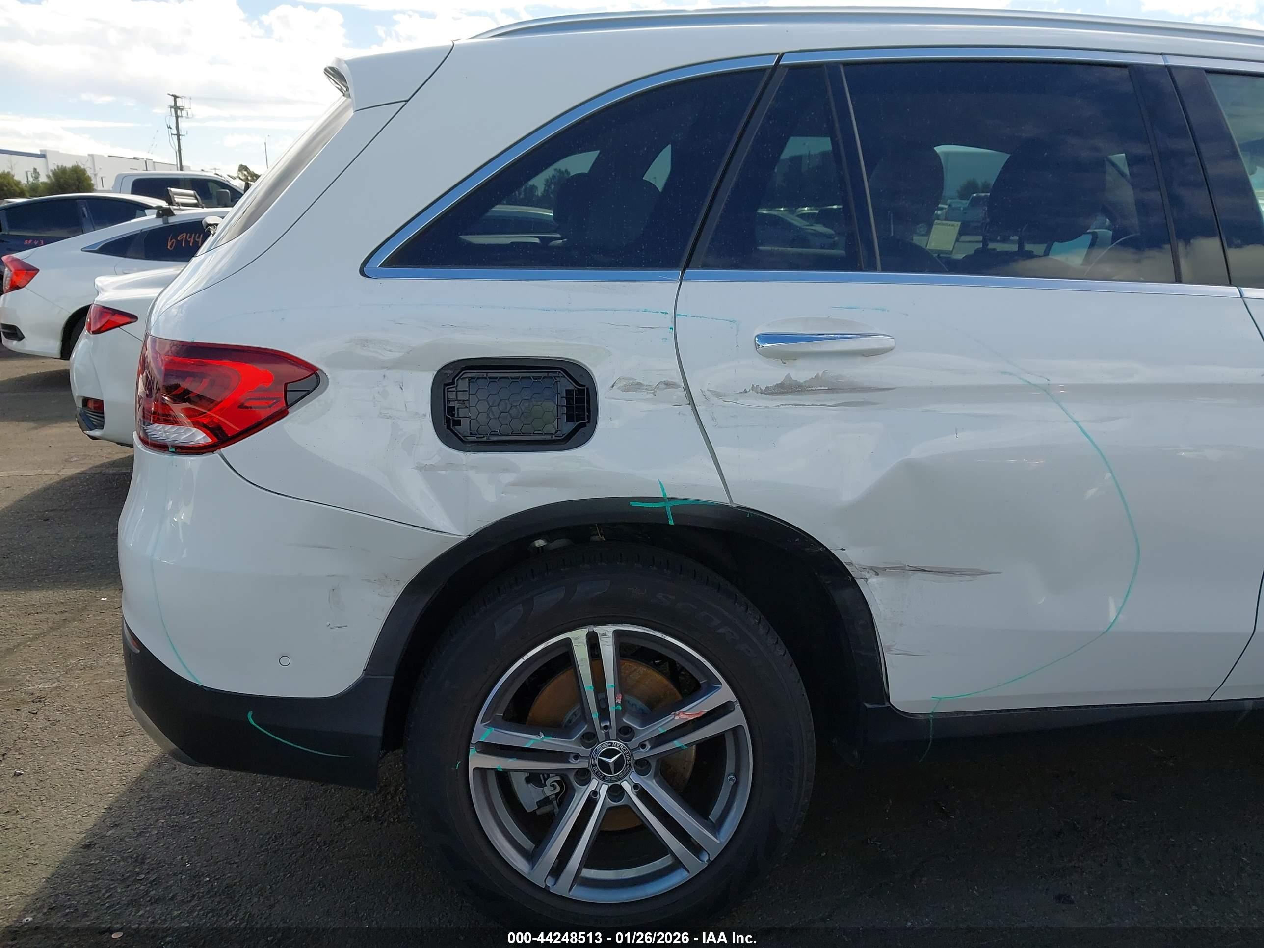 MERCEDES-BENZ GLC image 6