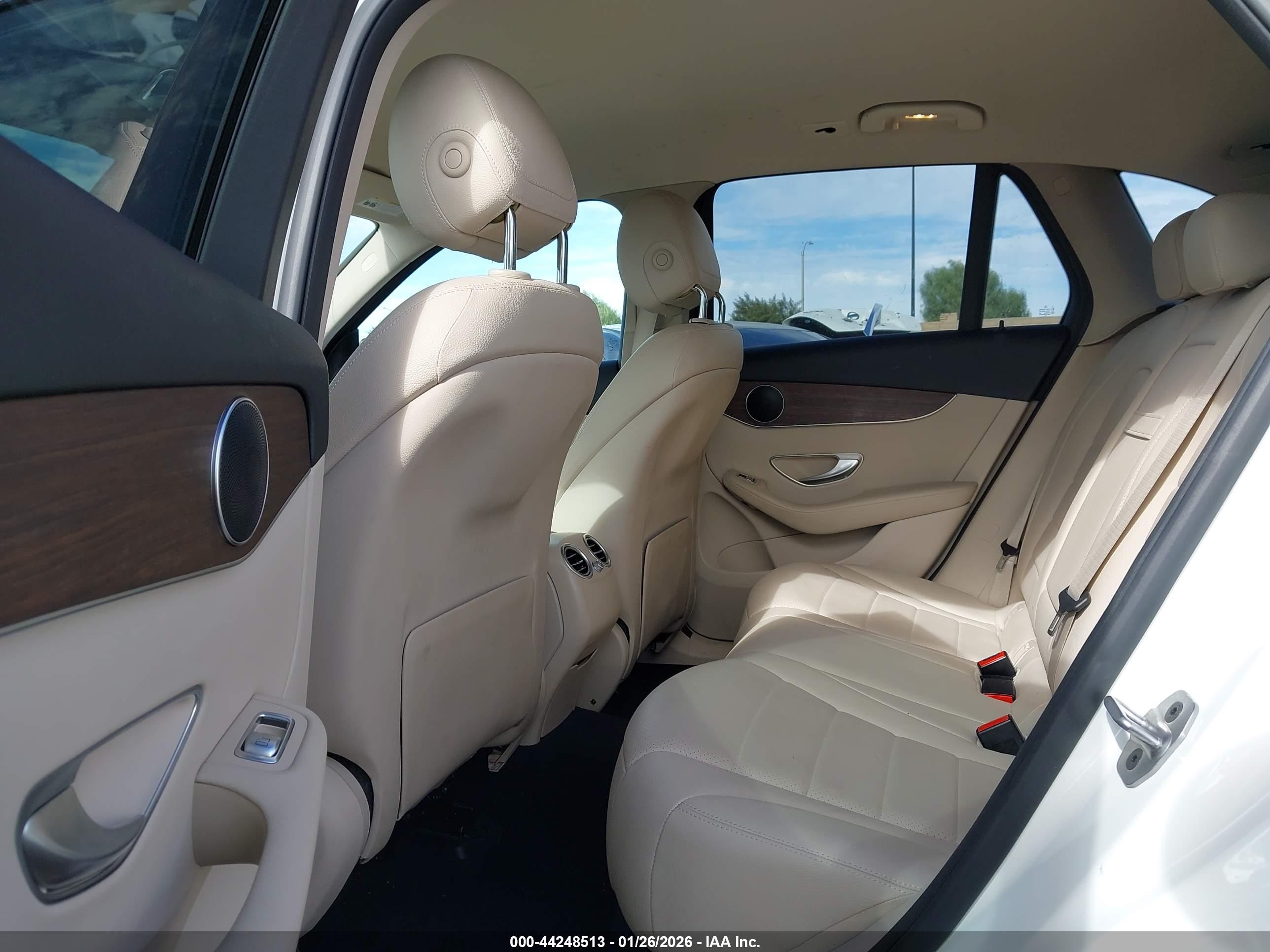 MERCEDES-BENZ GLC image 8