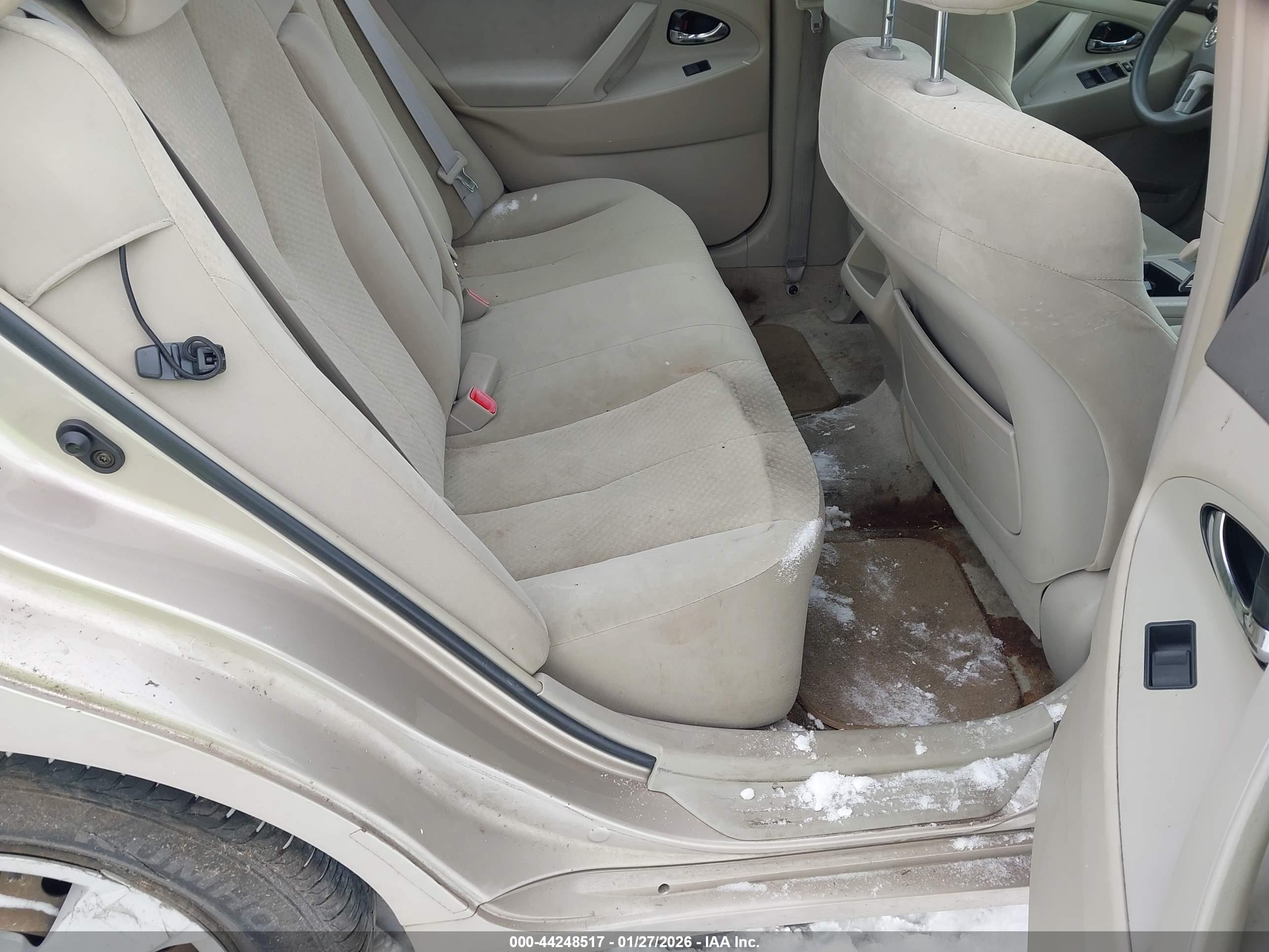 TOYOTA CAMRY image 8