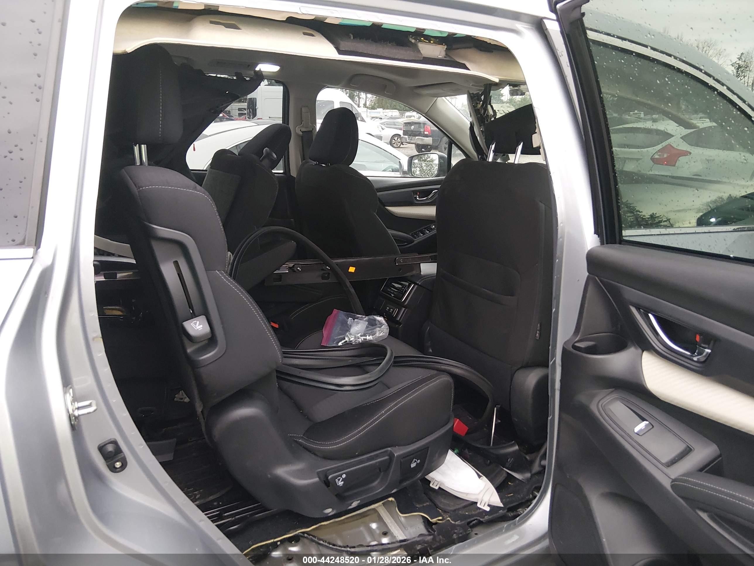 SUBARU ASCENT image 8