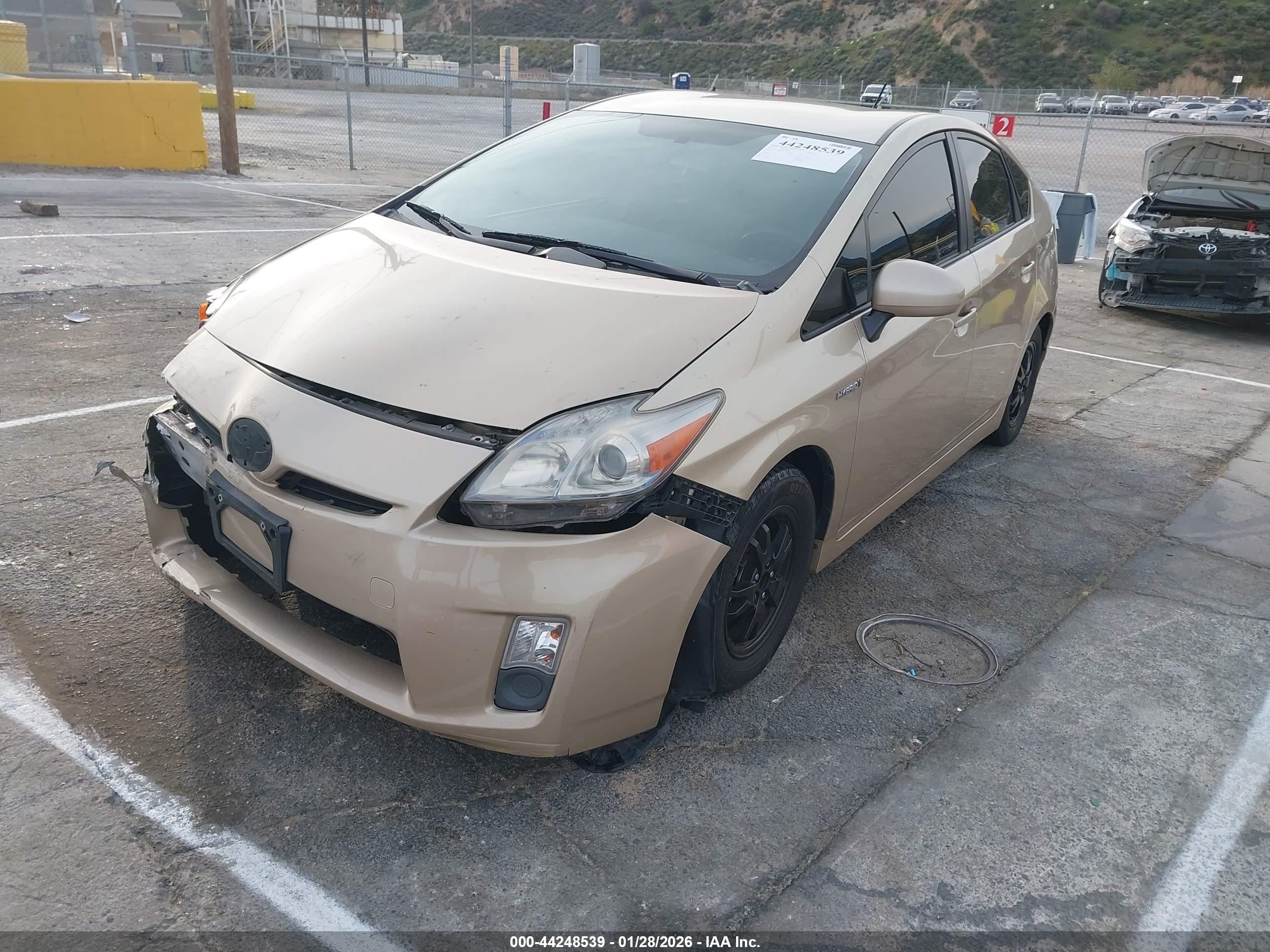 TOYOTA PRIUS image 2