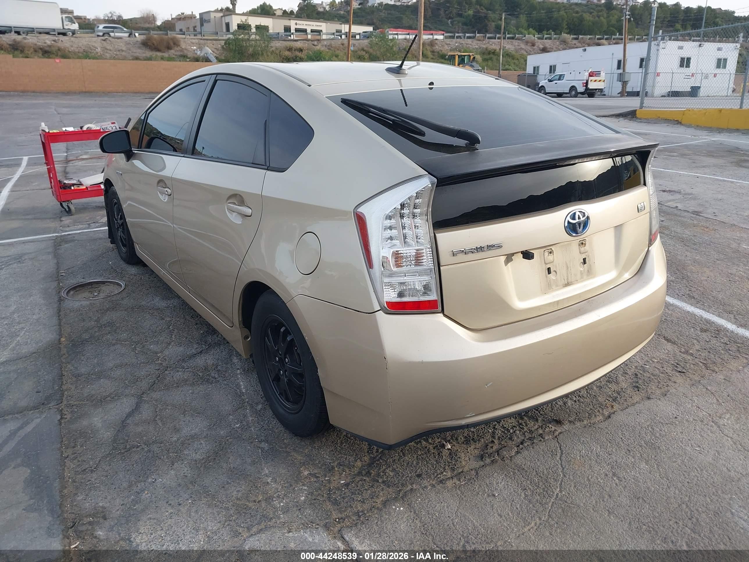 TOYOTA PRIUS image 3