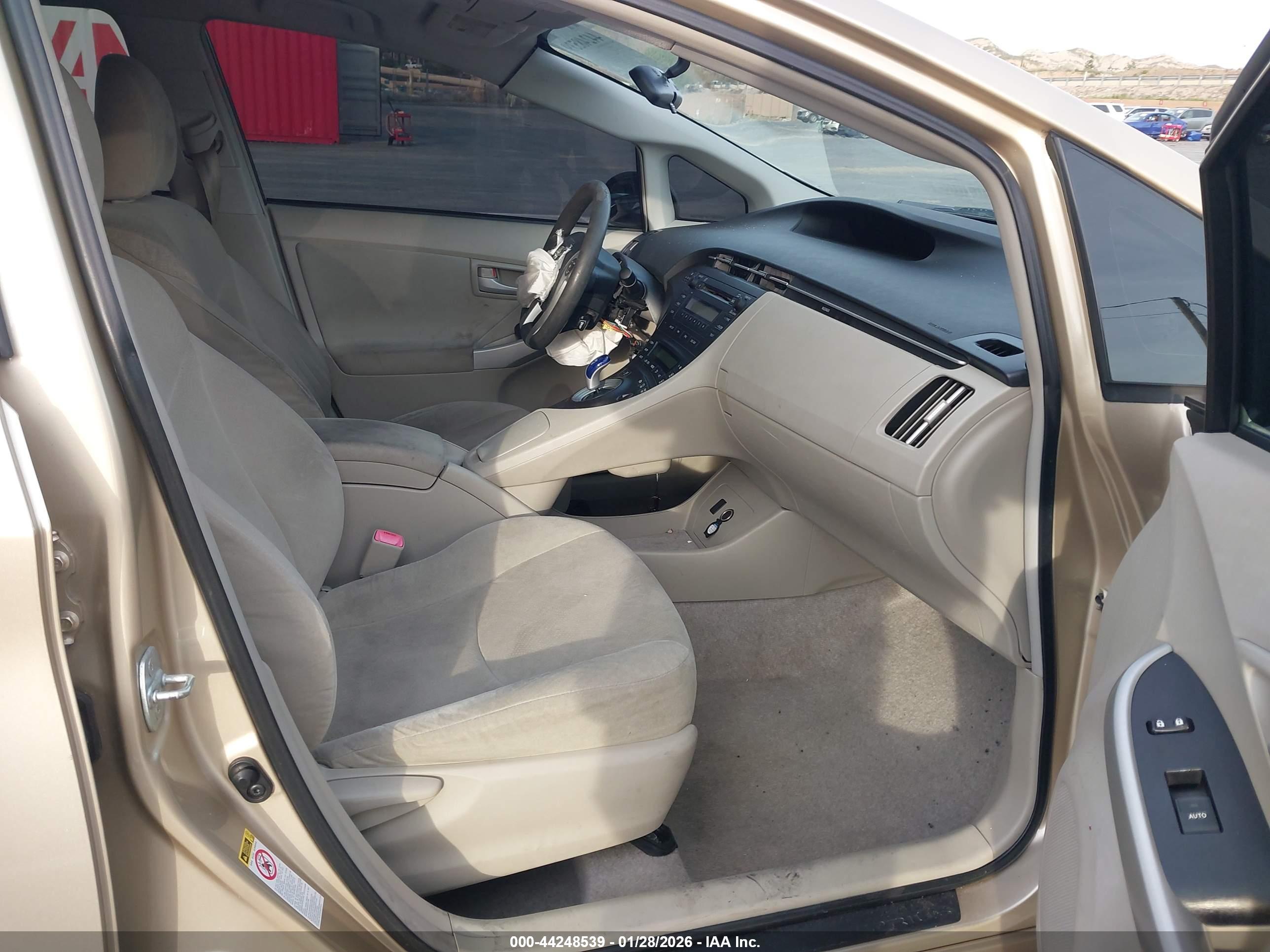 TOYOTA PRIUS image 5