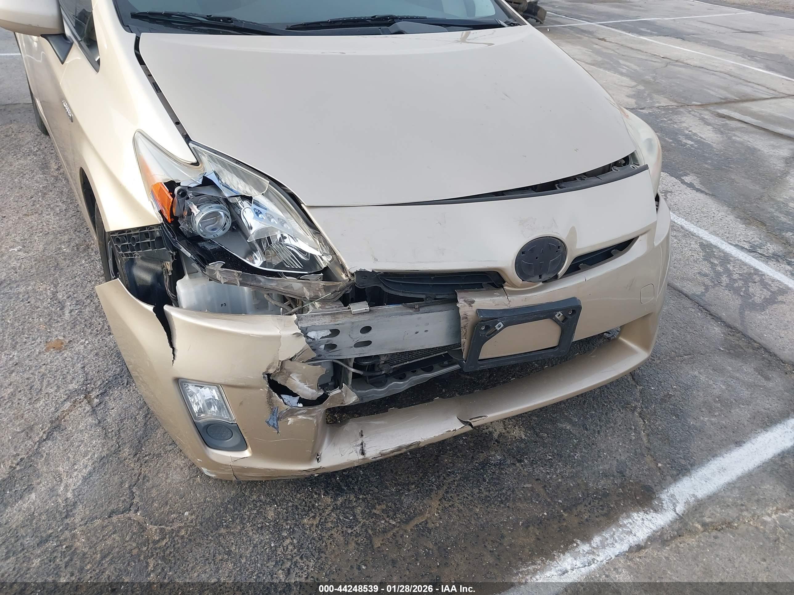 TOYOTA PRIUS image 6