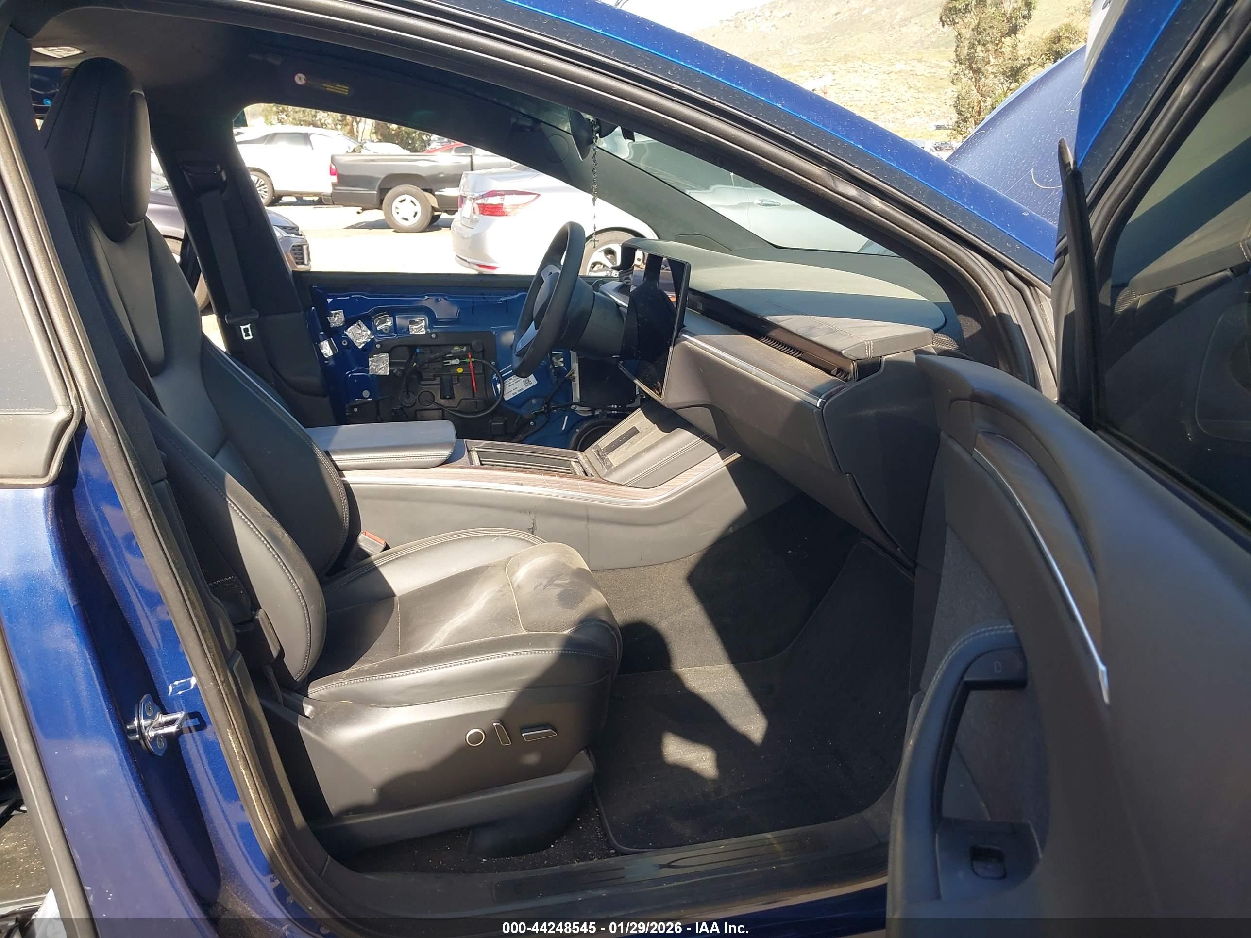 TESLA MODEL image 5