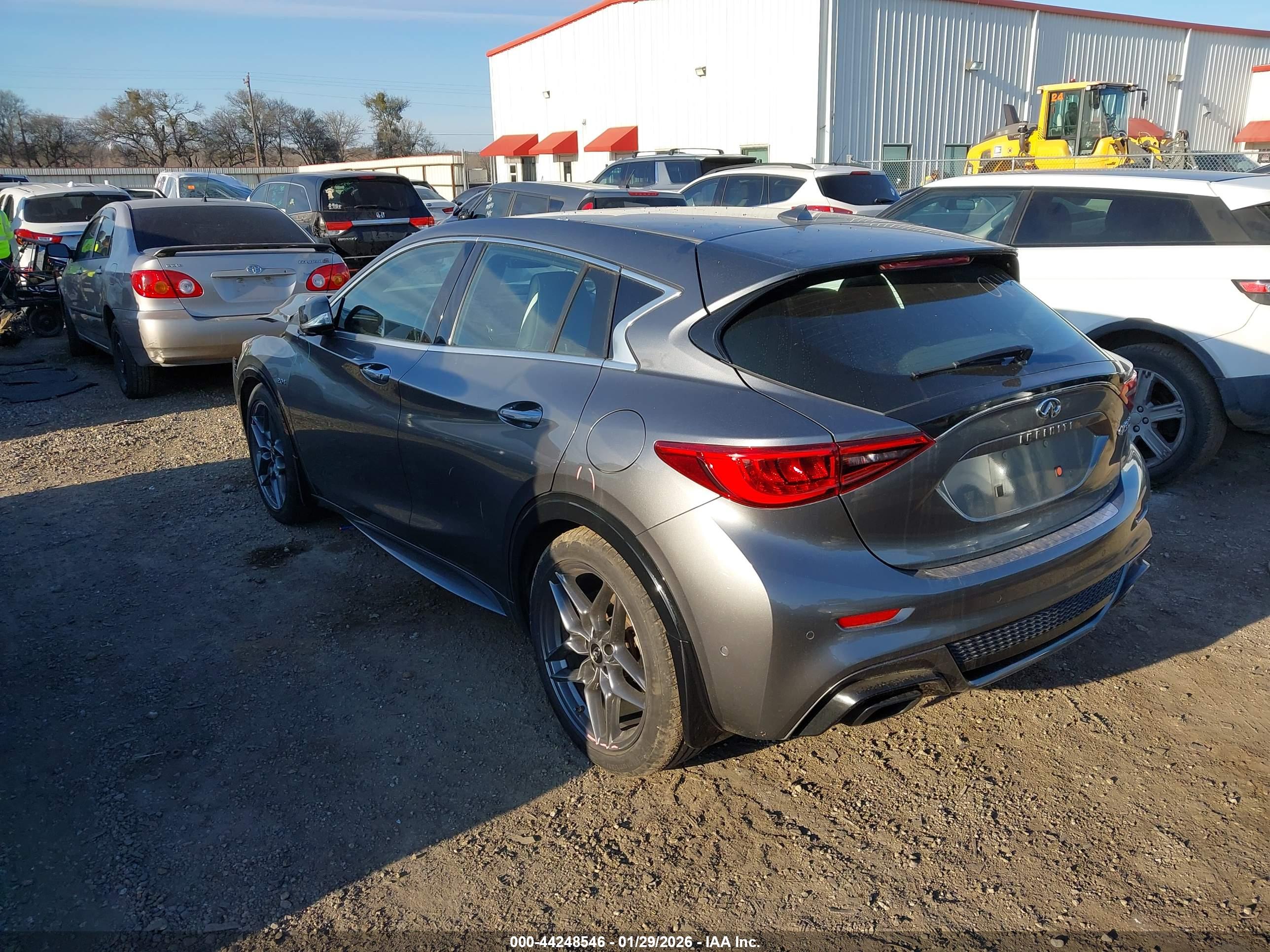 INFINITI QX30 image 3