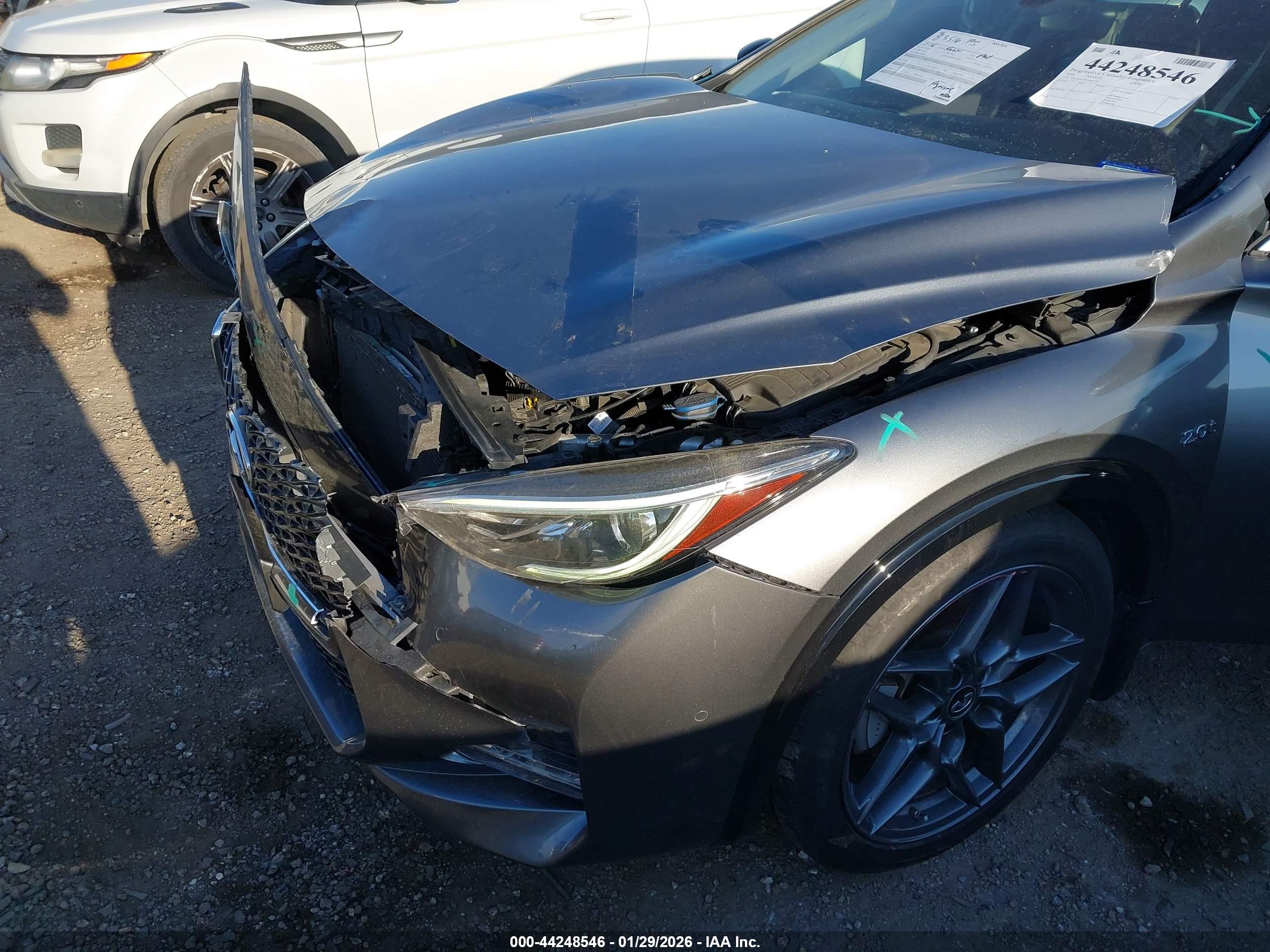 INFINITI QX30 image 6