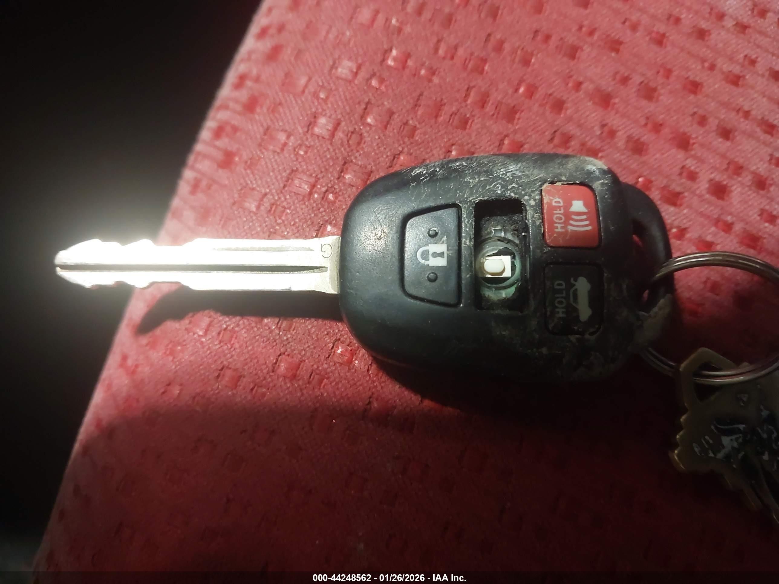 TOYOTA CAMRY image 11