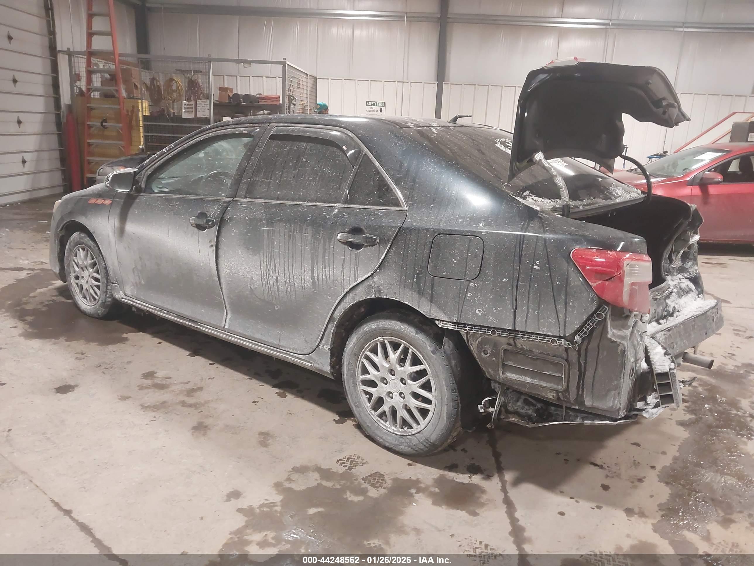 TOYOTA CAMRY image 3