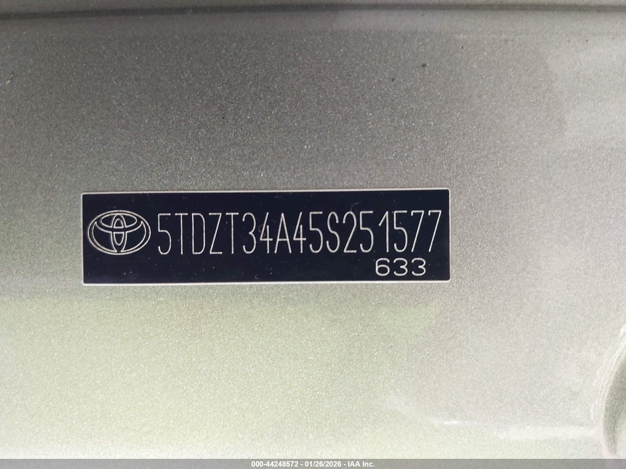 TOYOTA SEQUOIA image 9