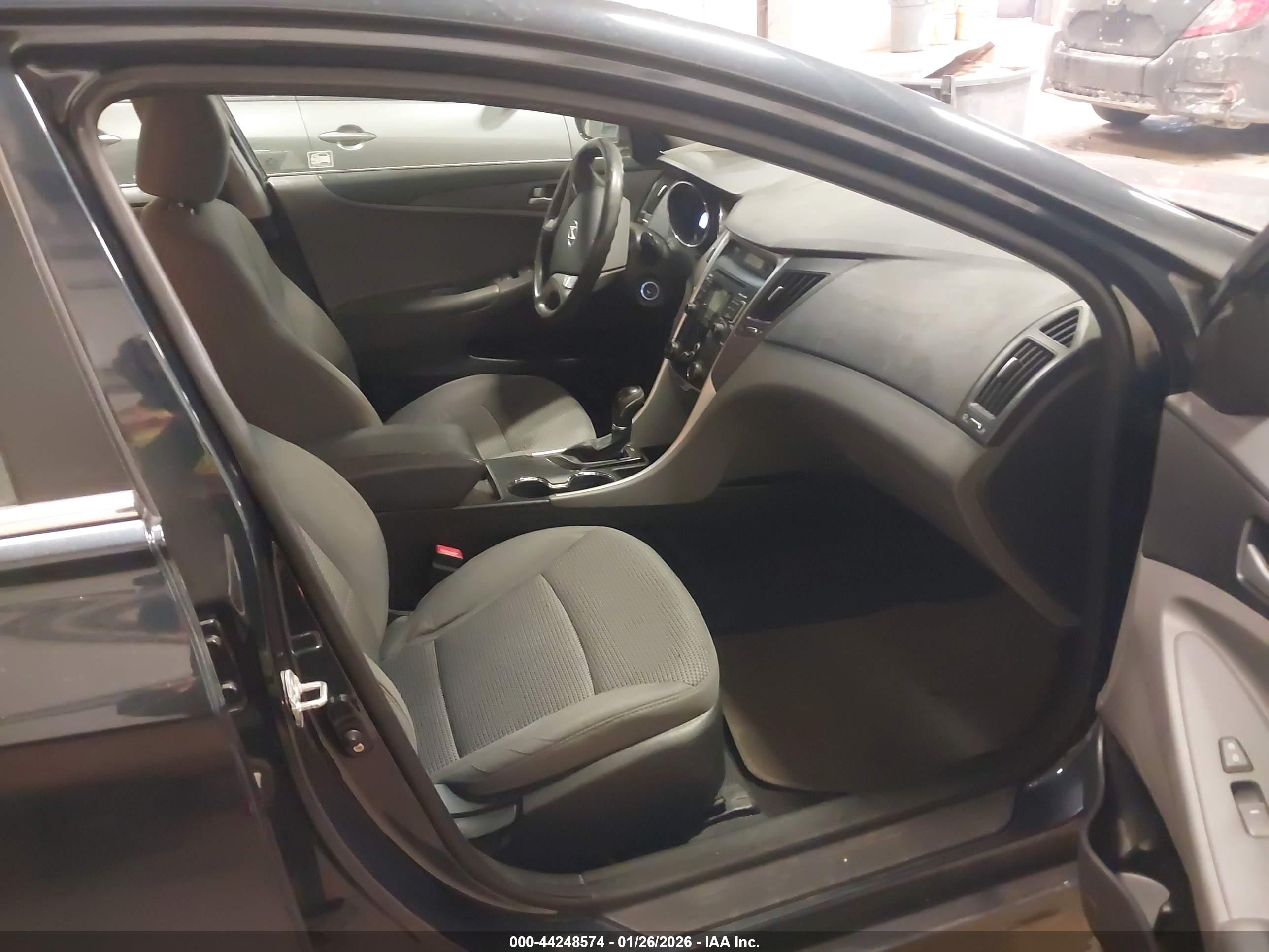 HYUNDAI SONATA image 5