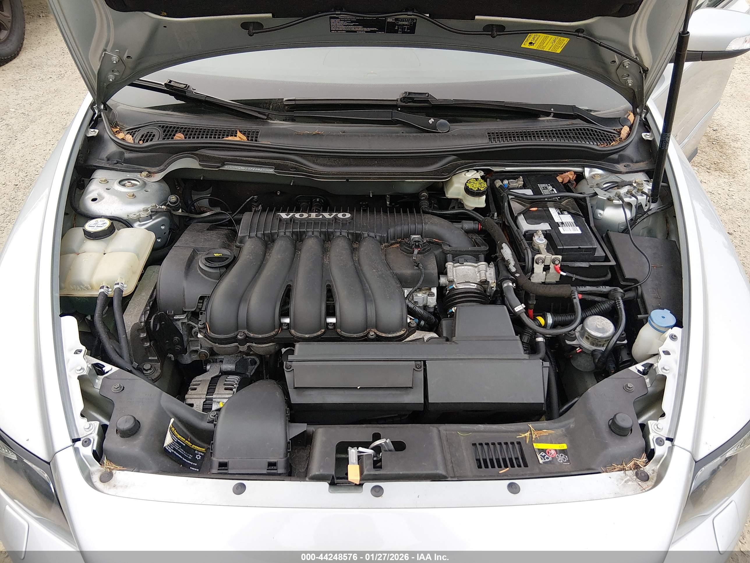 VOLVO S40 image 10