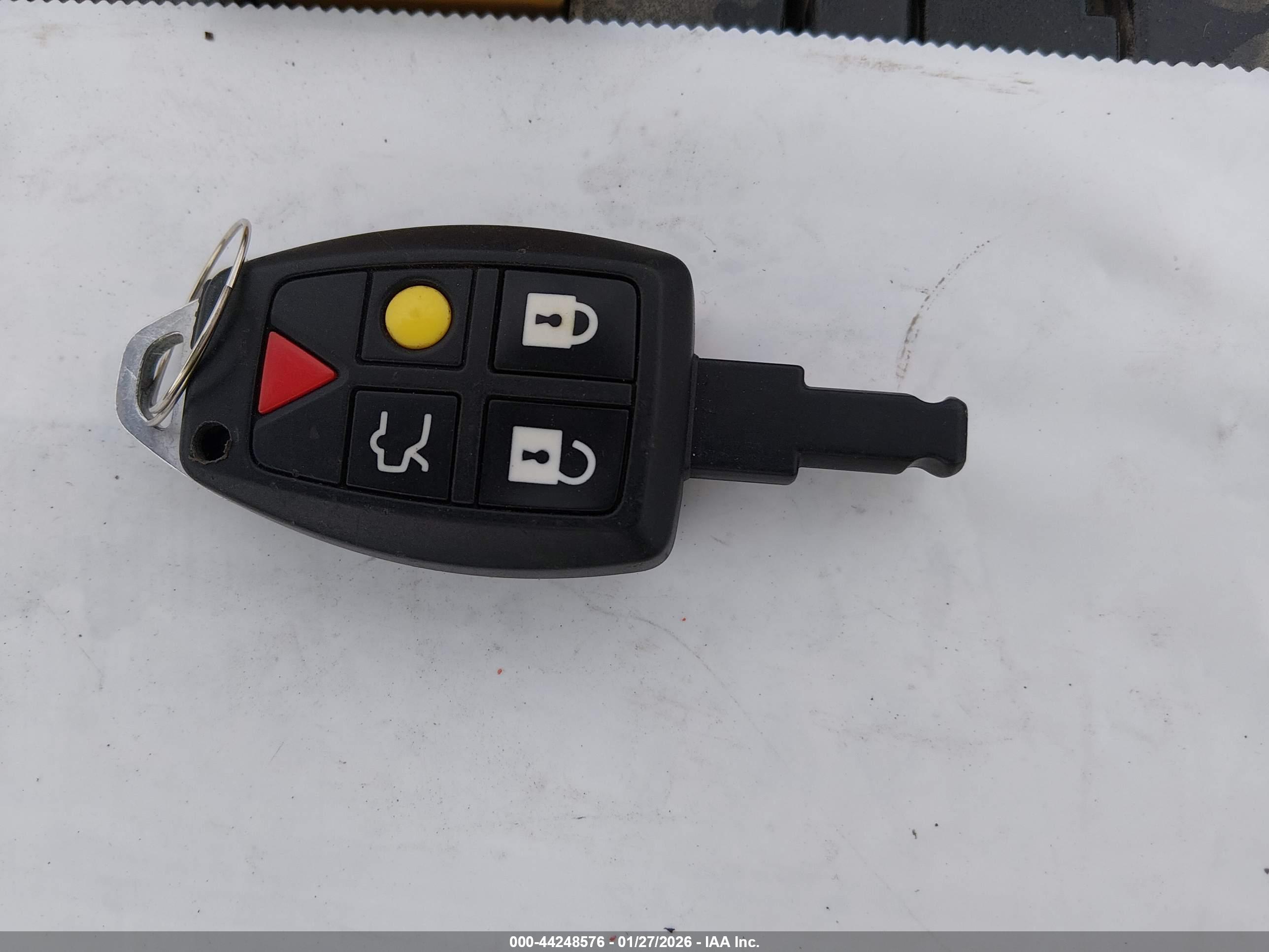 VOLVO S40 image 11