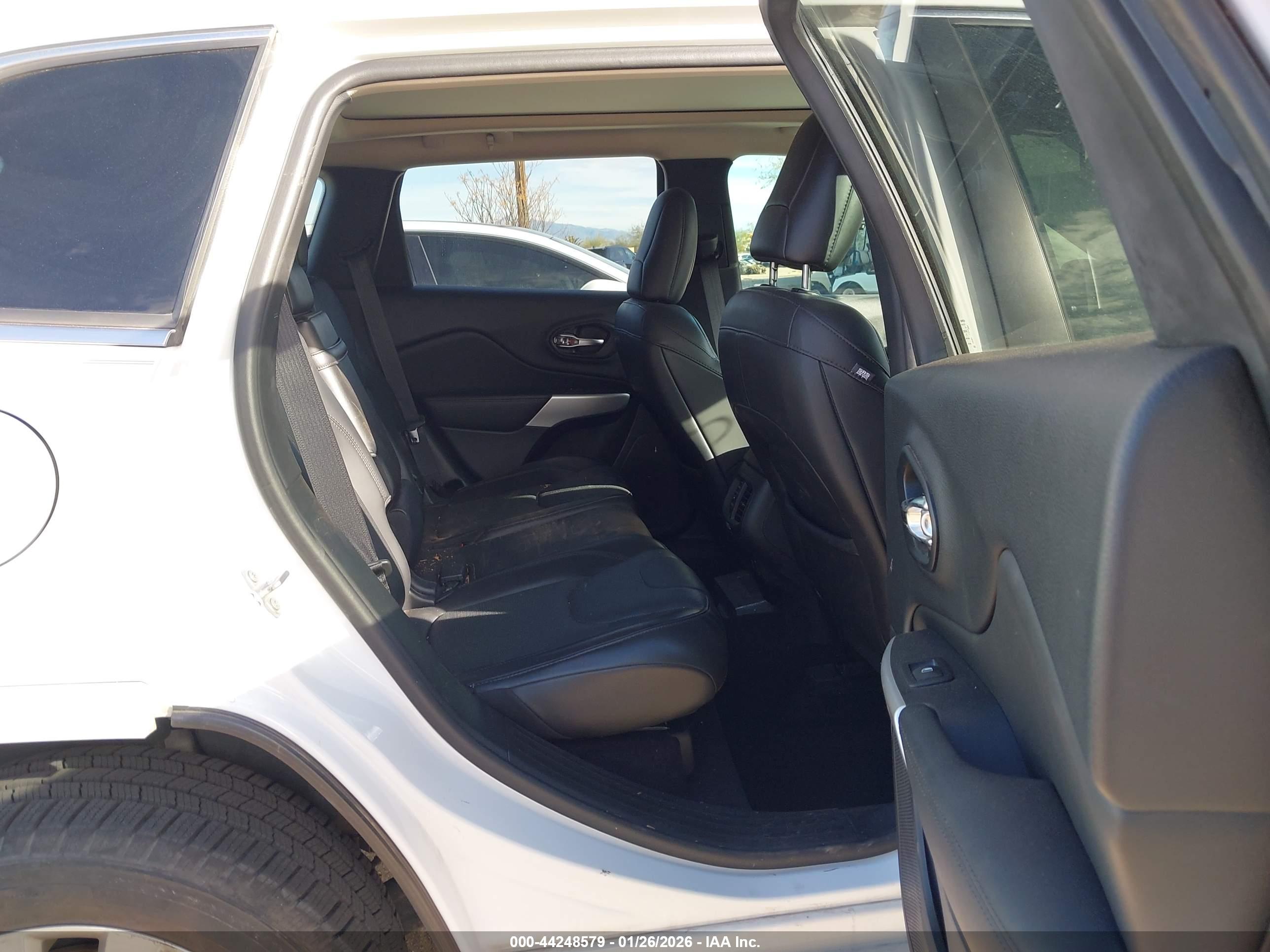 JEEP CHEROKEE image 8