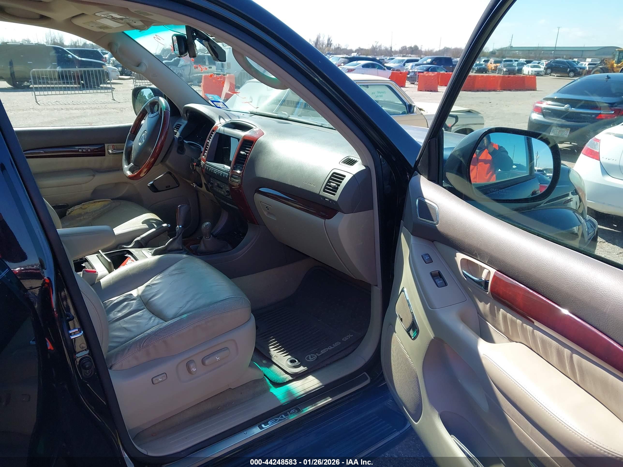 LEXUS GX image 5