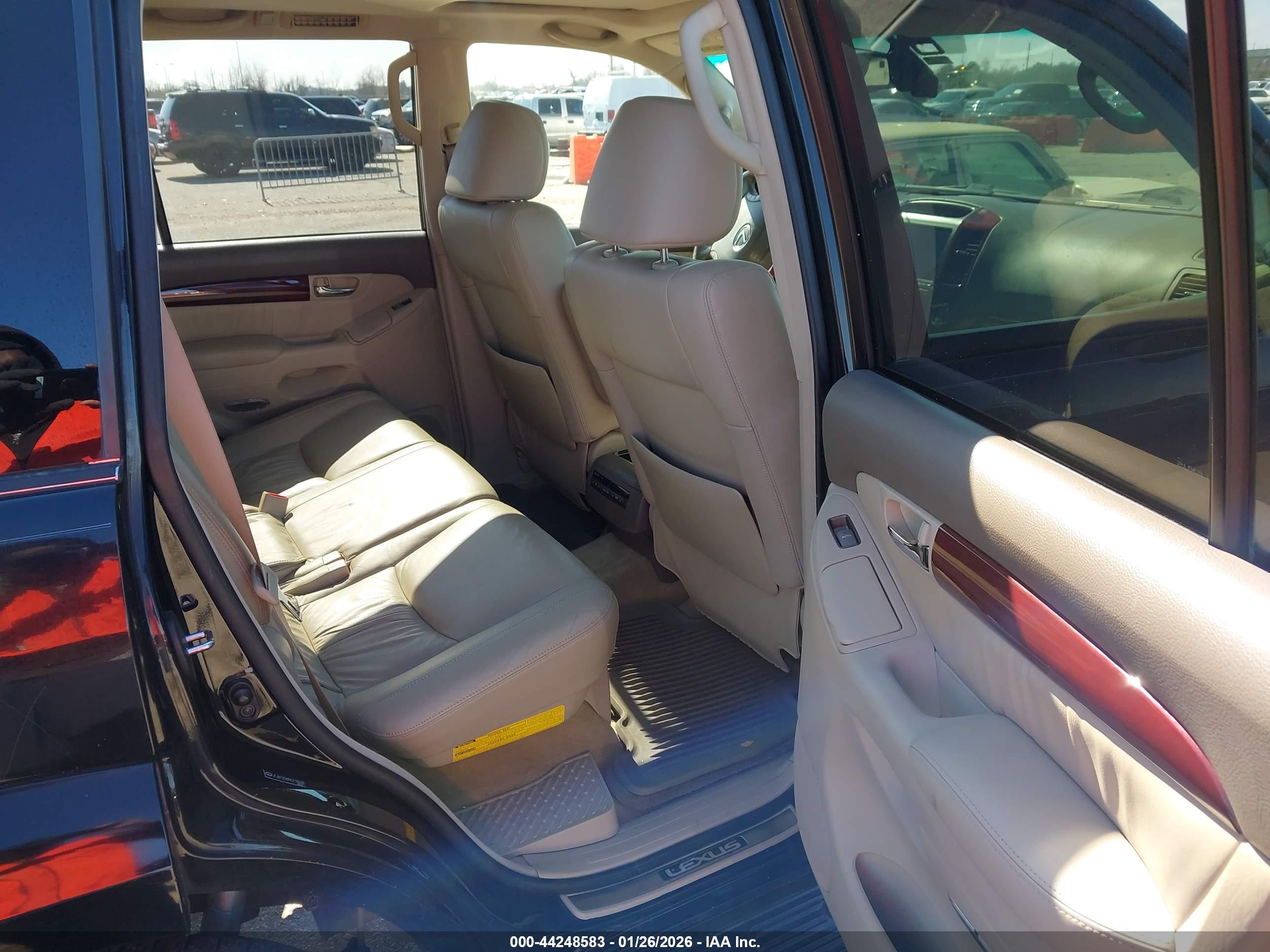 LEXUS GX image 8