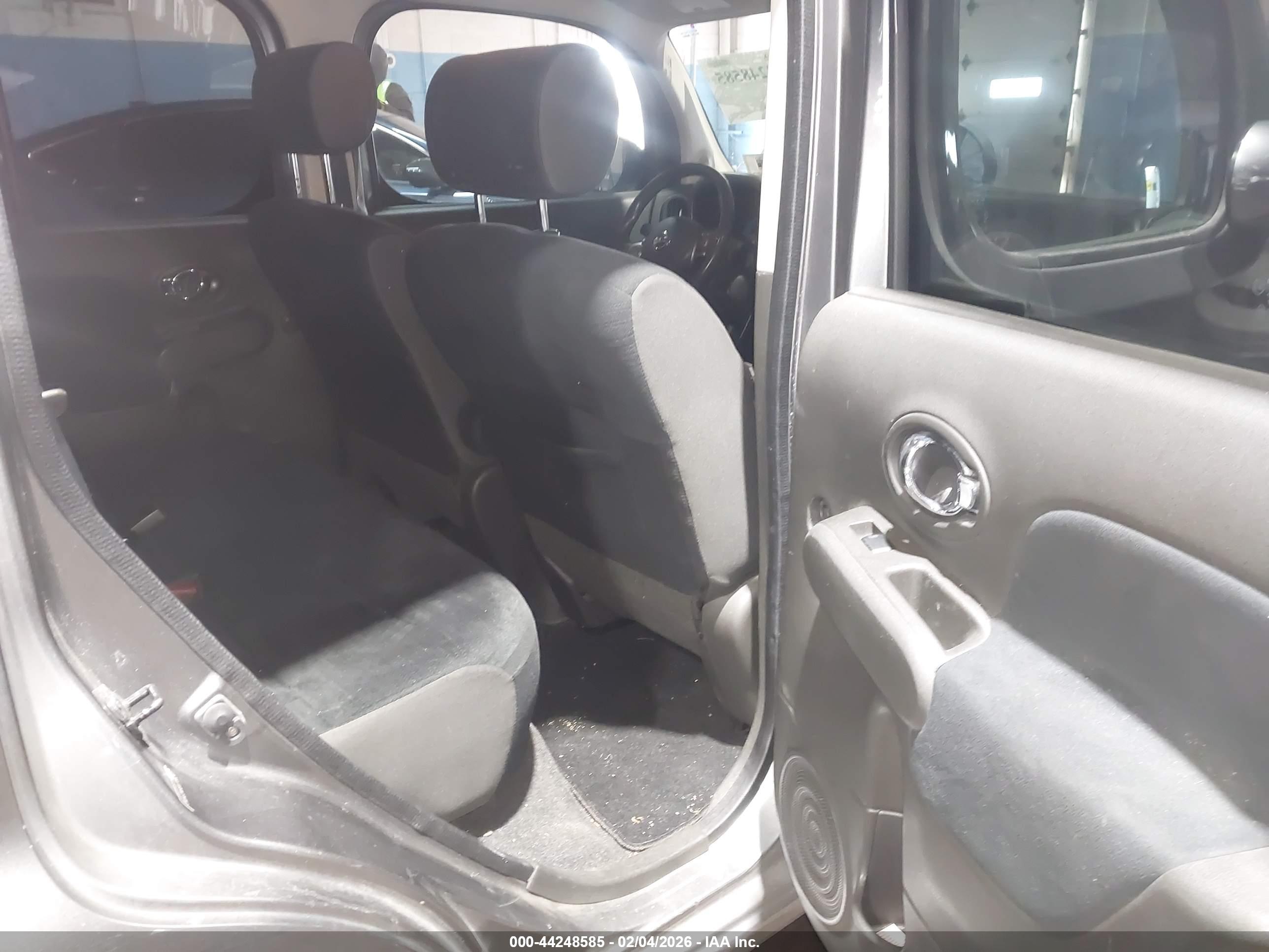 NISSAN CUBE image 8
