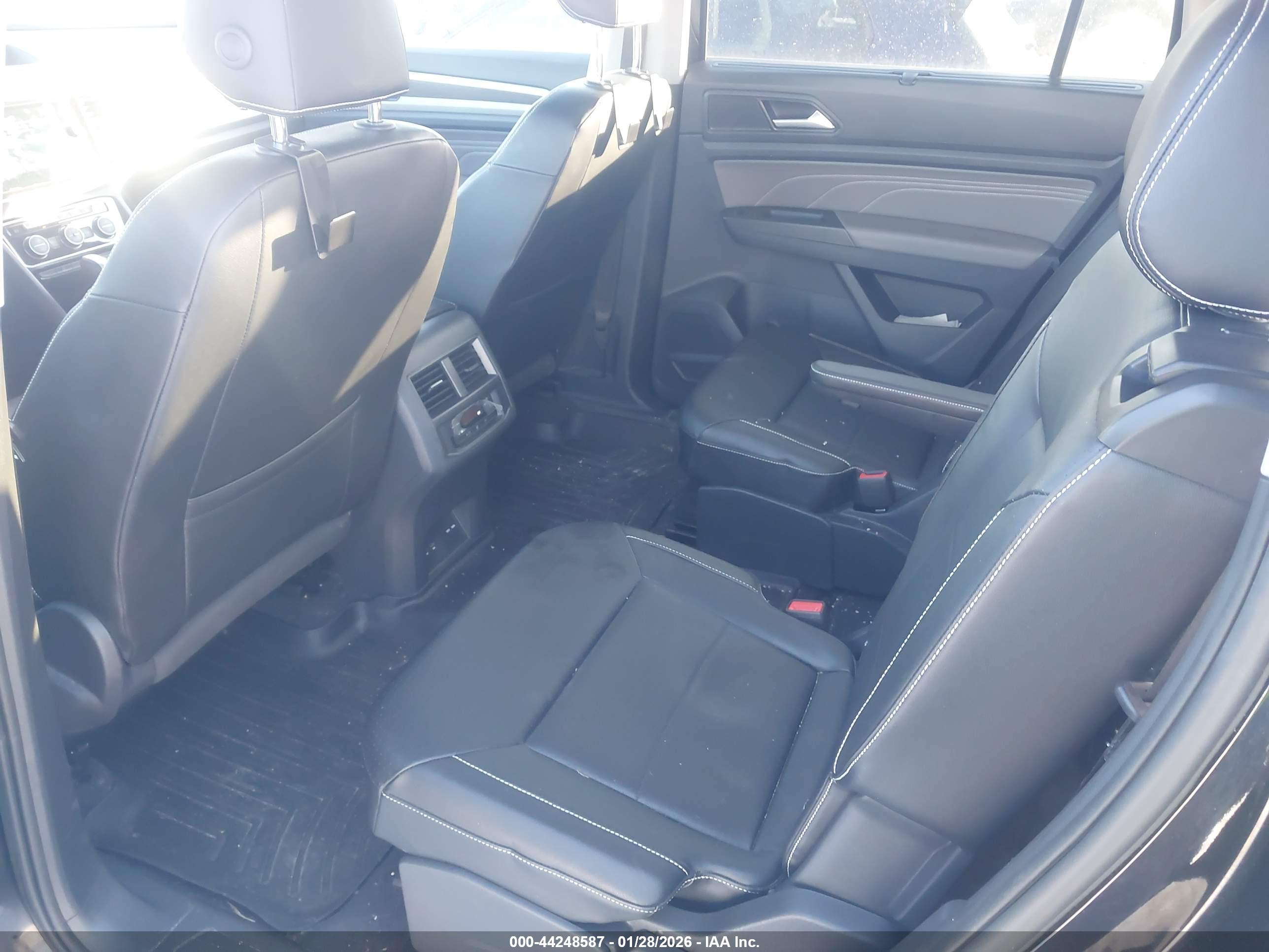 VOLKSWAGEN ATLAS image 8
