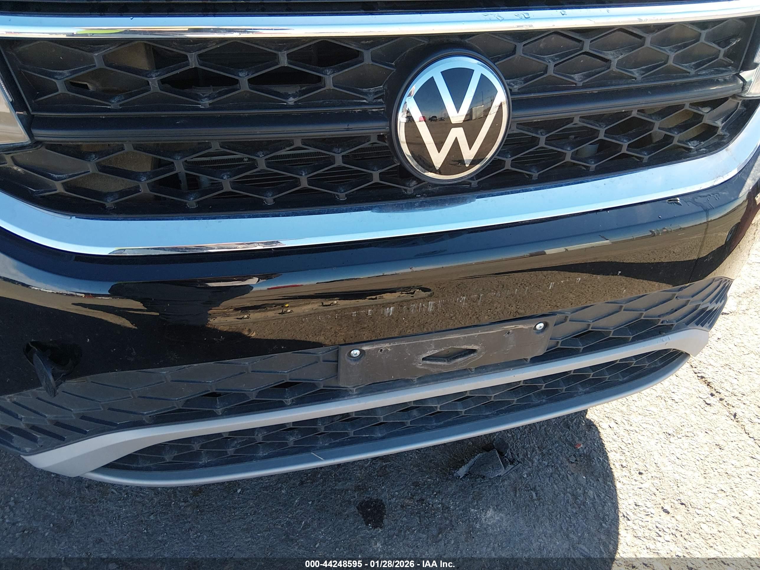 VOLKSWAGEN TAOS image 6