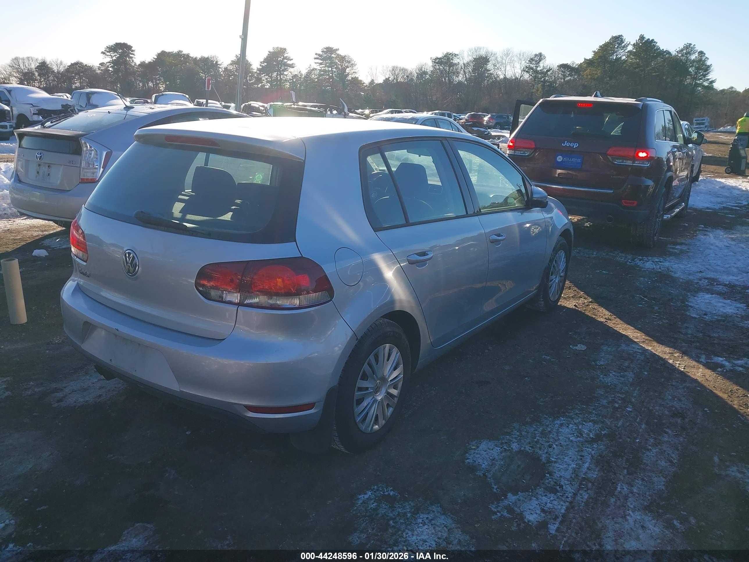 VOLKSWAGEN GOLF image 4