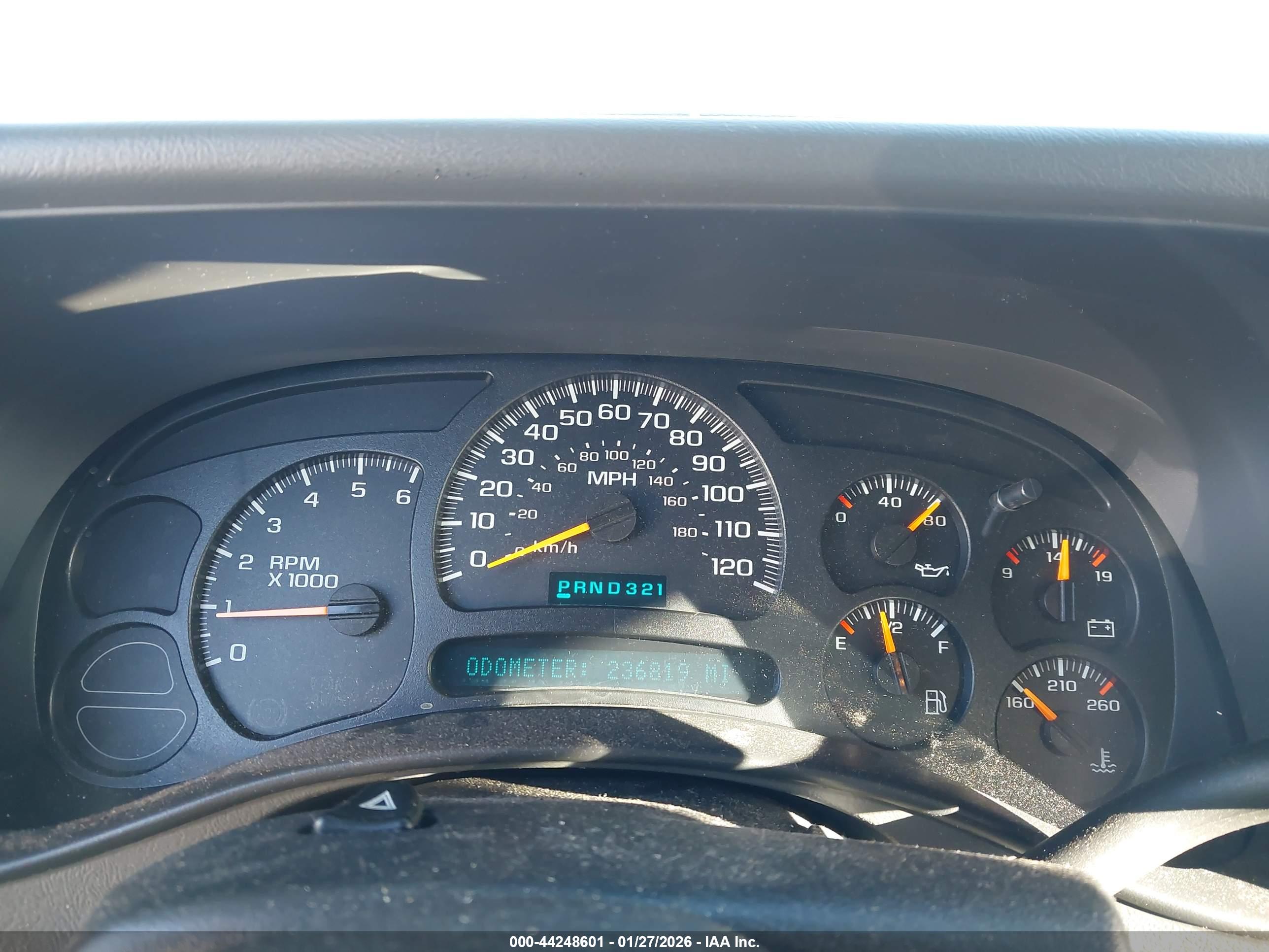 CHEVROLET TAHOE image 7