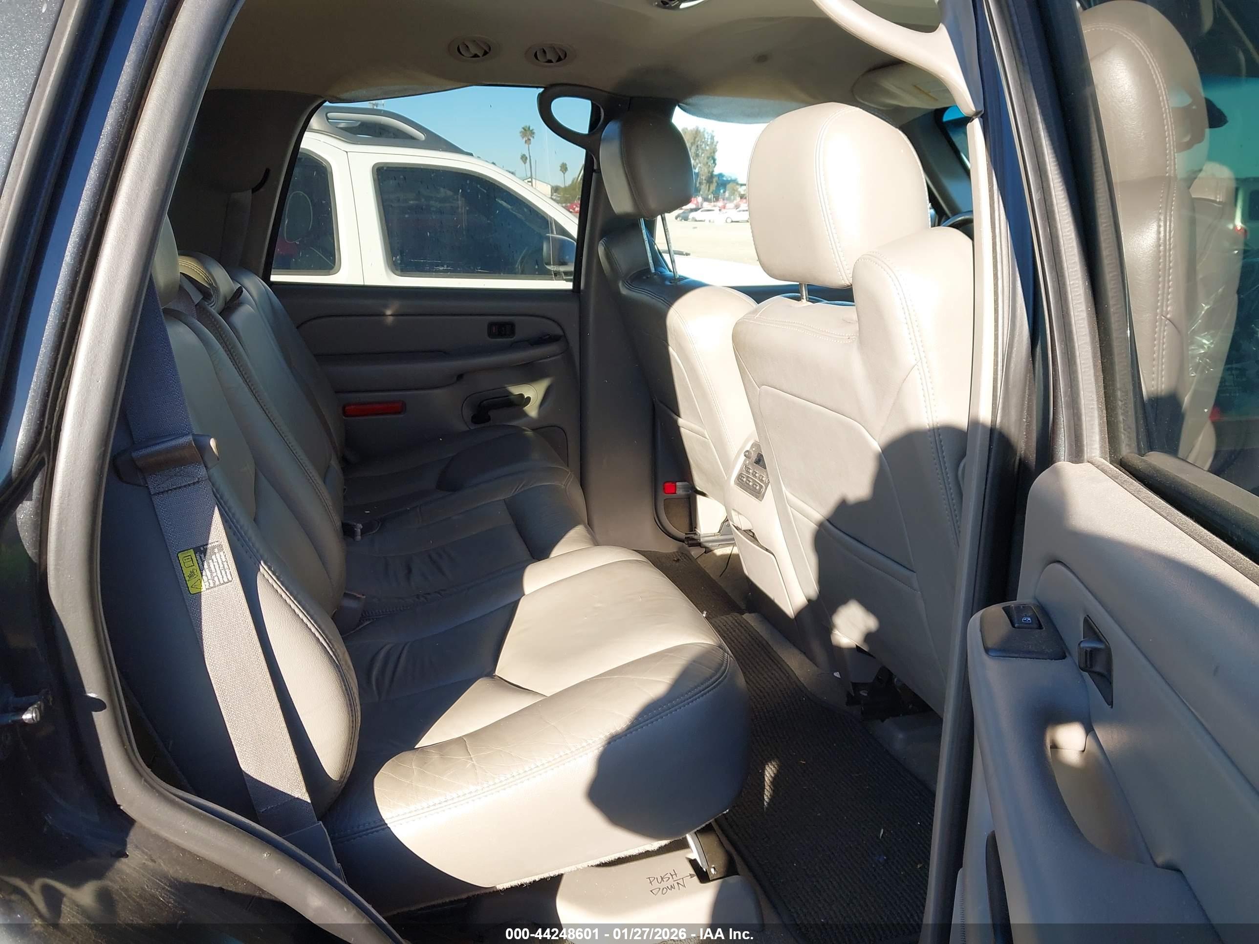 CHEVROLET TAHOE image 8