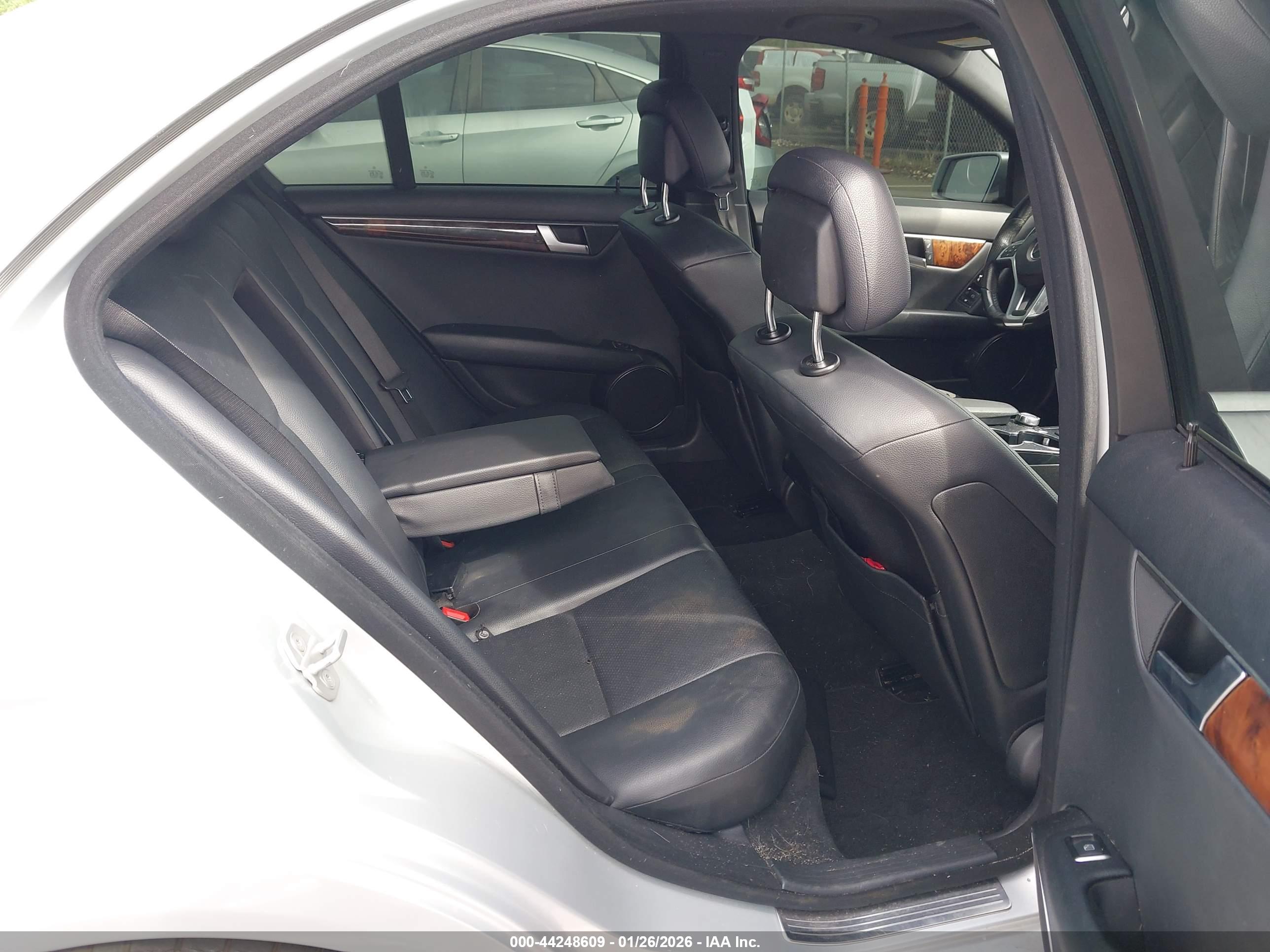 MERCEDES-BENZ C image 8