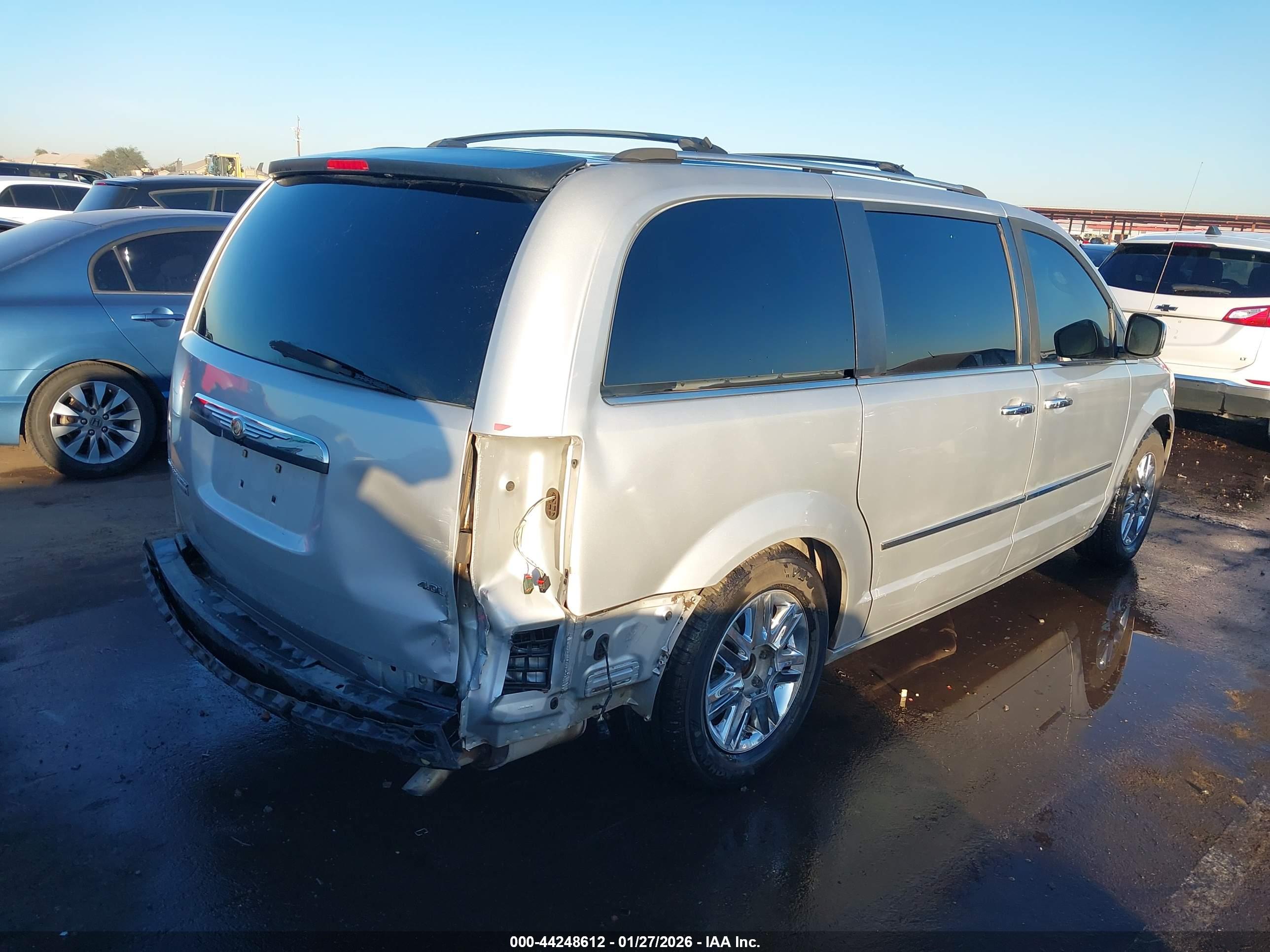 CHRYSLER TOWN image 4