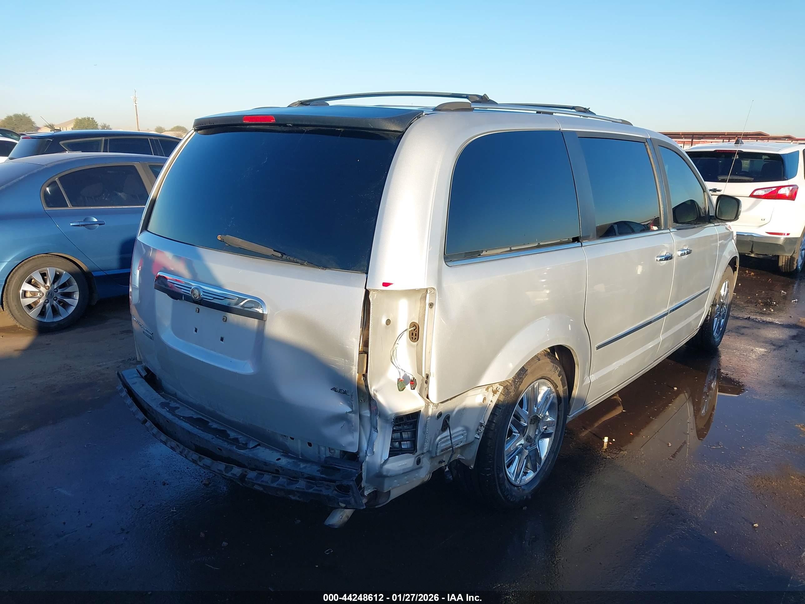 CHRYSLER TOWN image 6