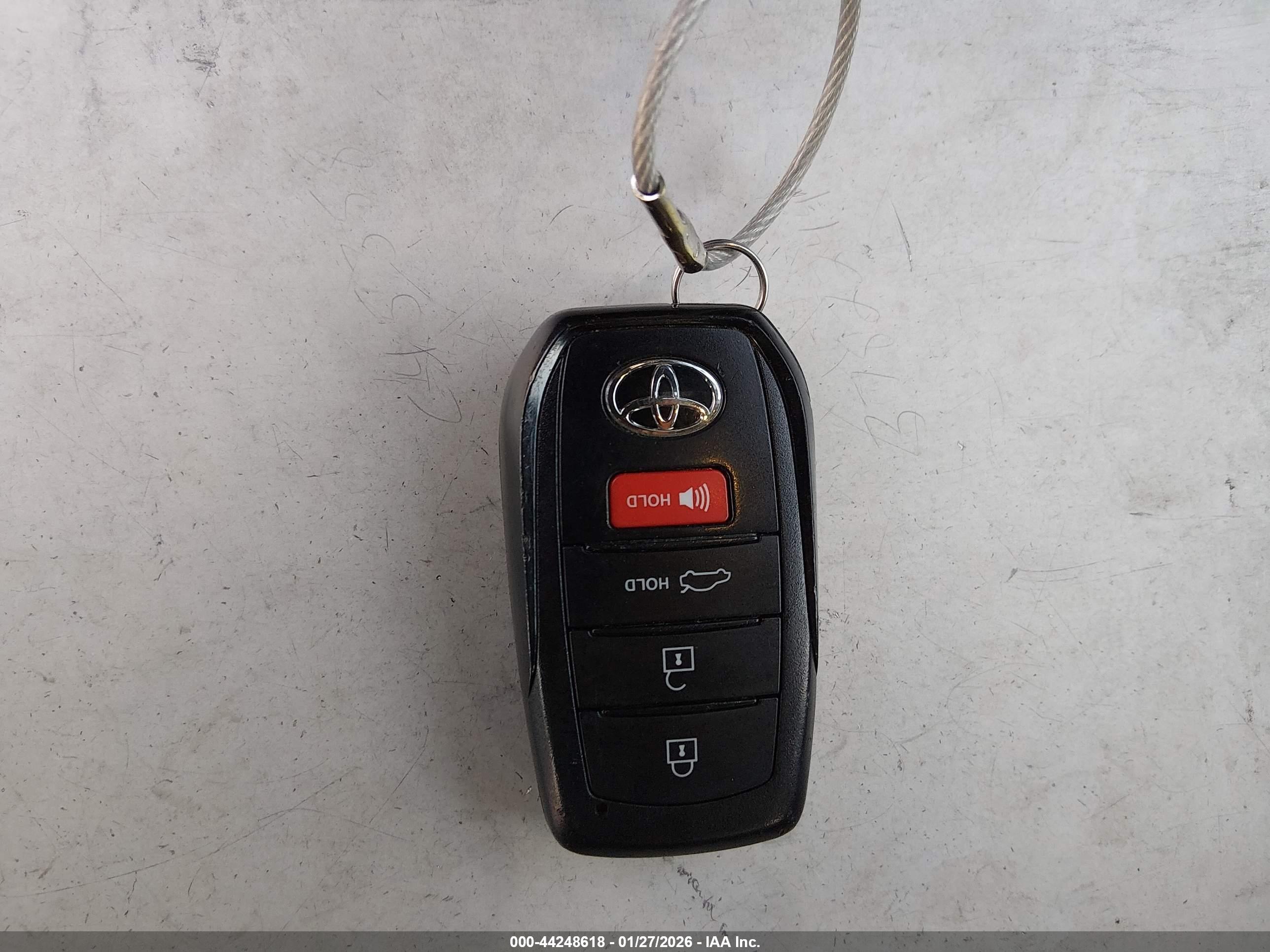 TOYOTA CAMRY image 11