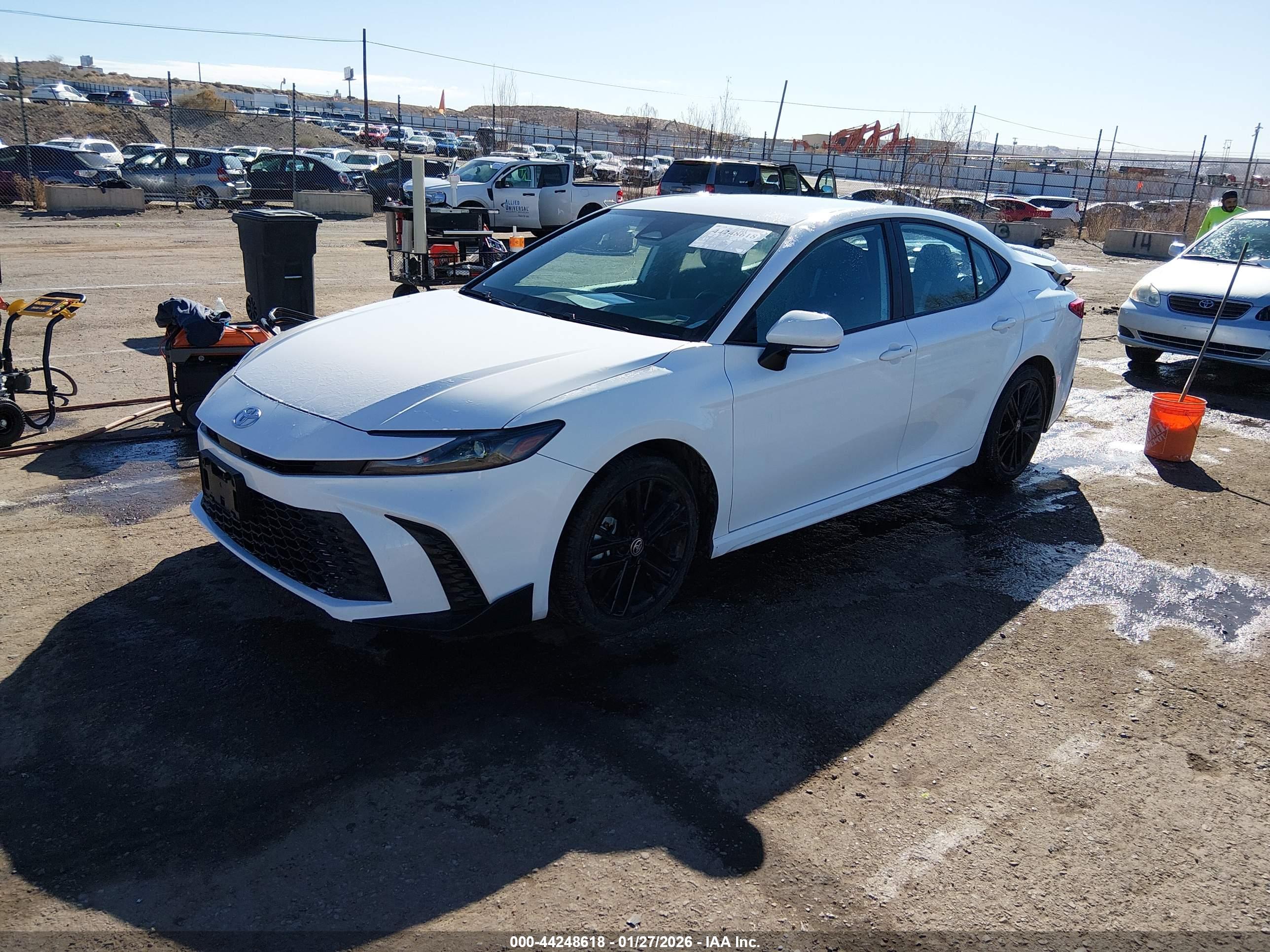 TOYOTA CAMRY image 2