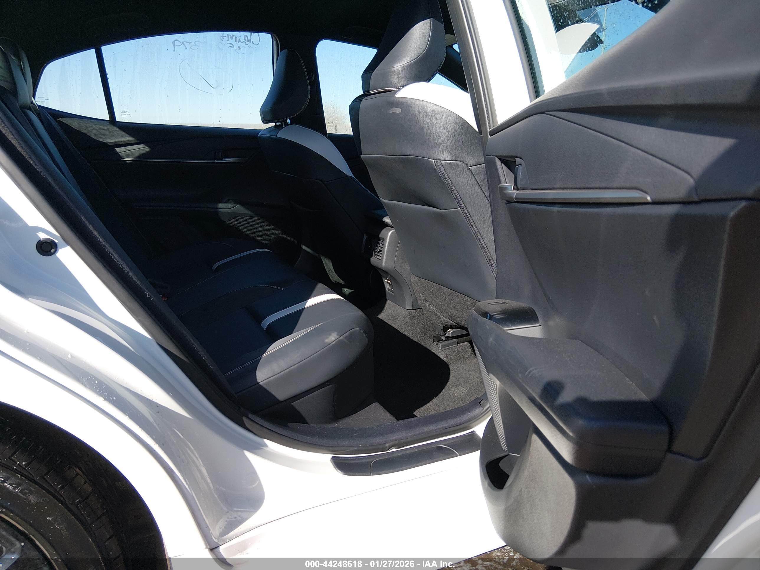 TOYOTA CAMRY image 8