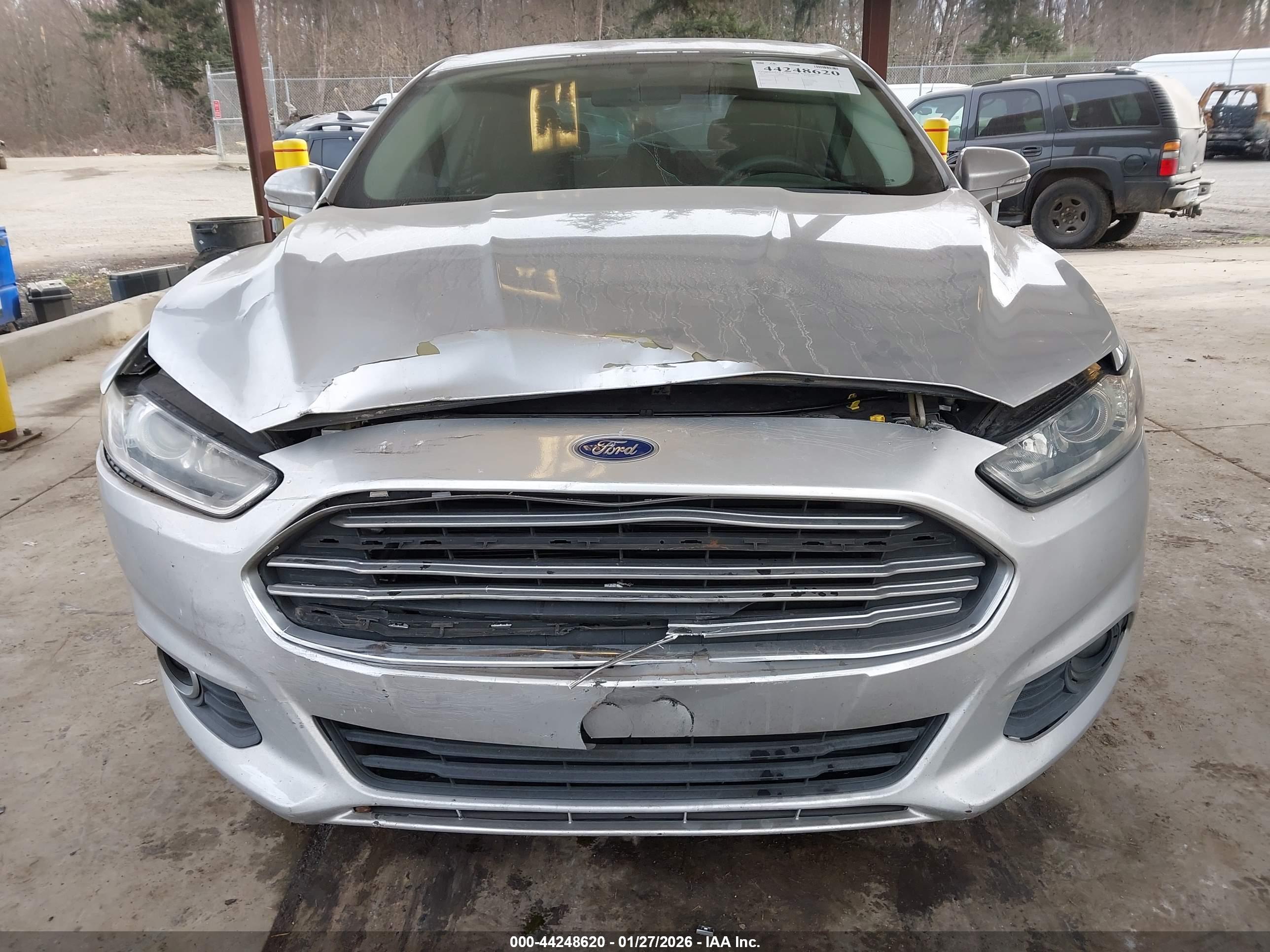 FORD FUSION image 6