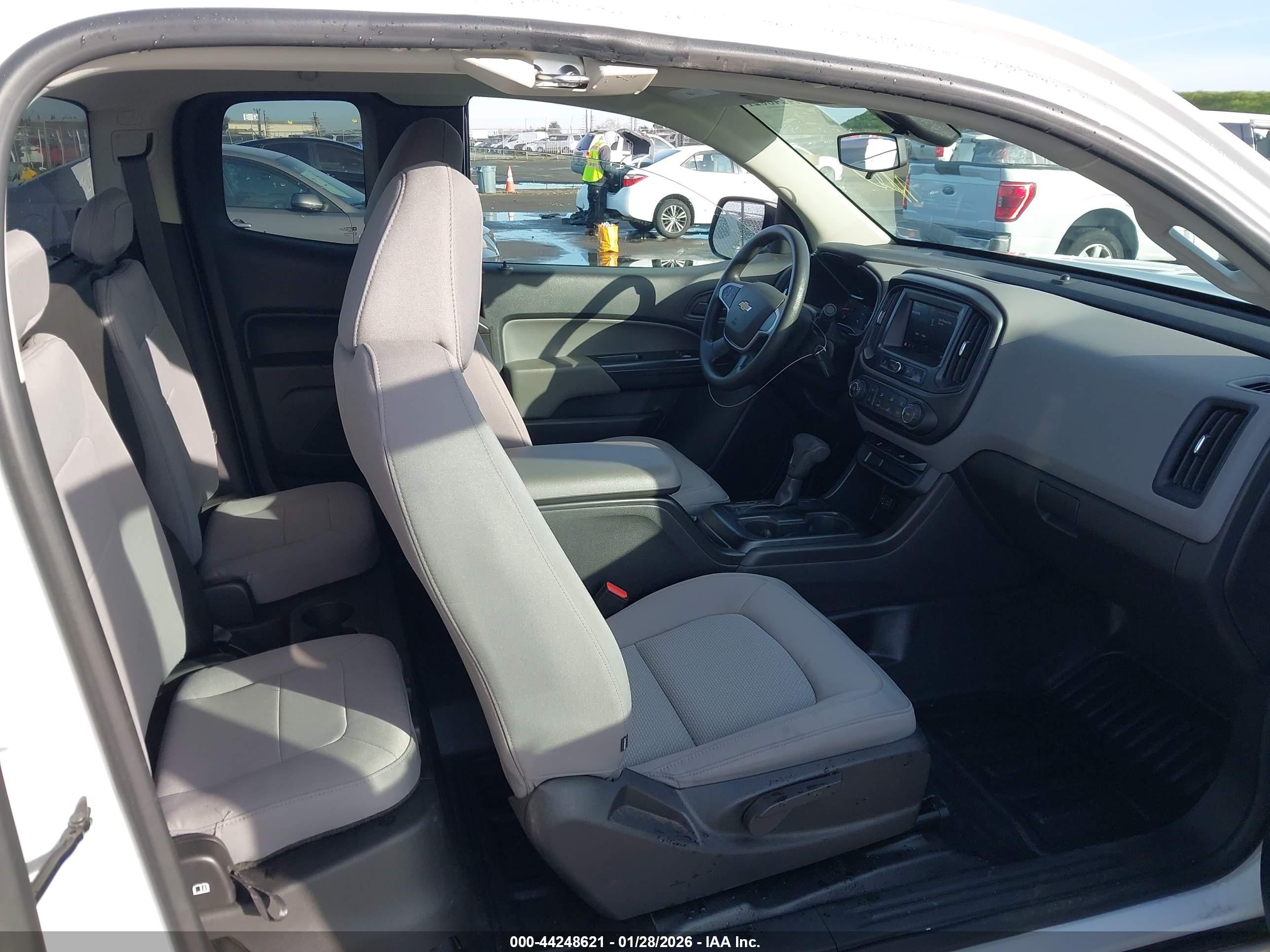 CHEVROLET COLORADO image 8