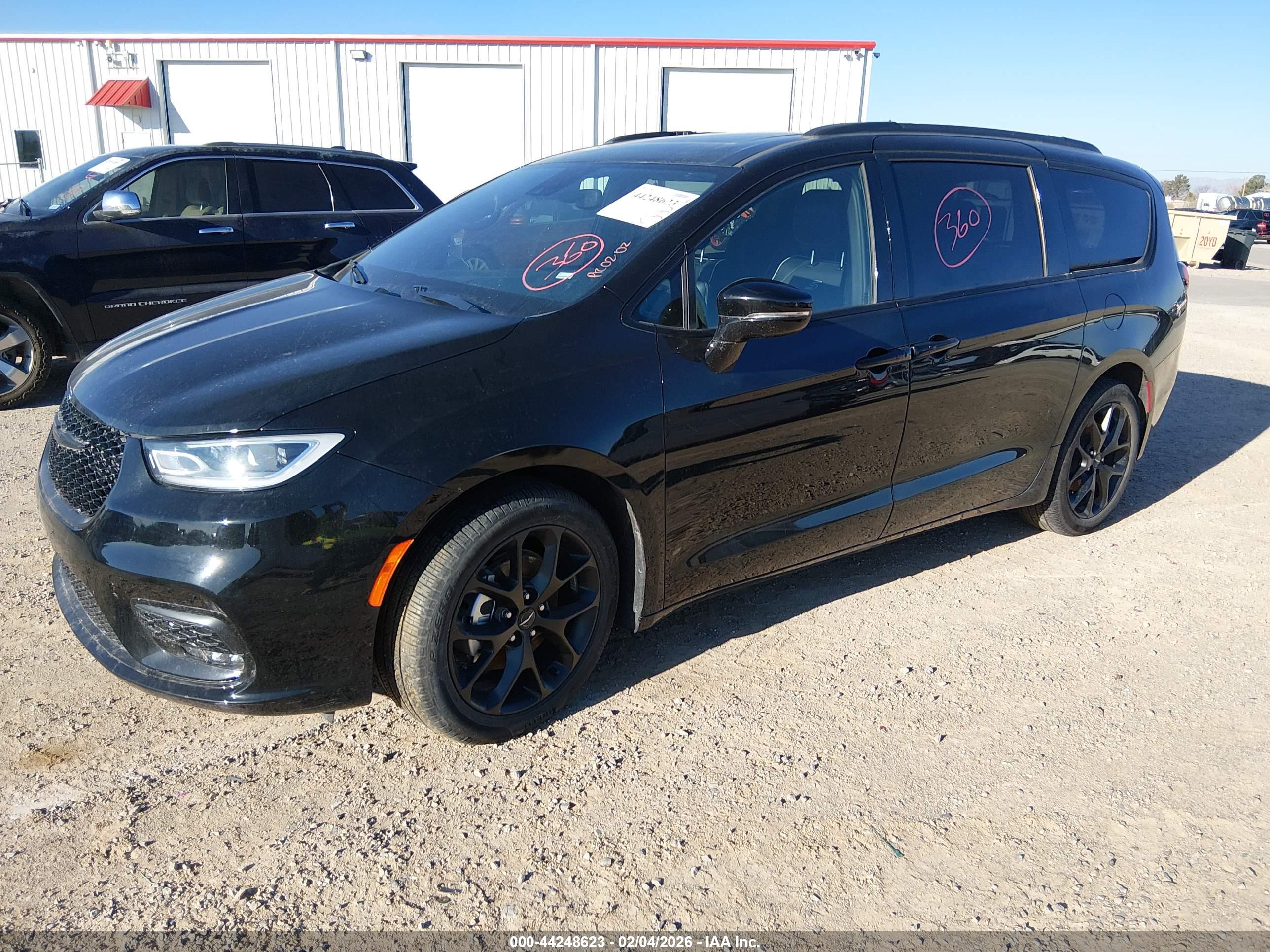 CHRYSLER PACIFICA image 2