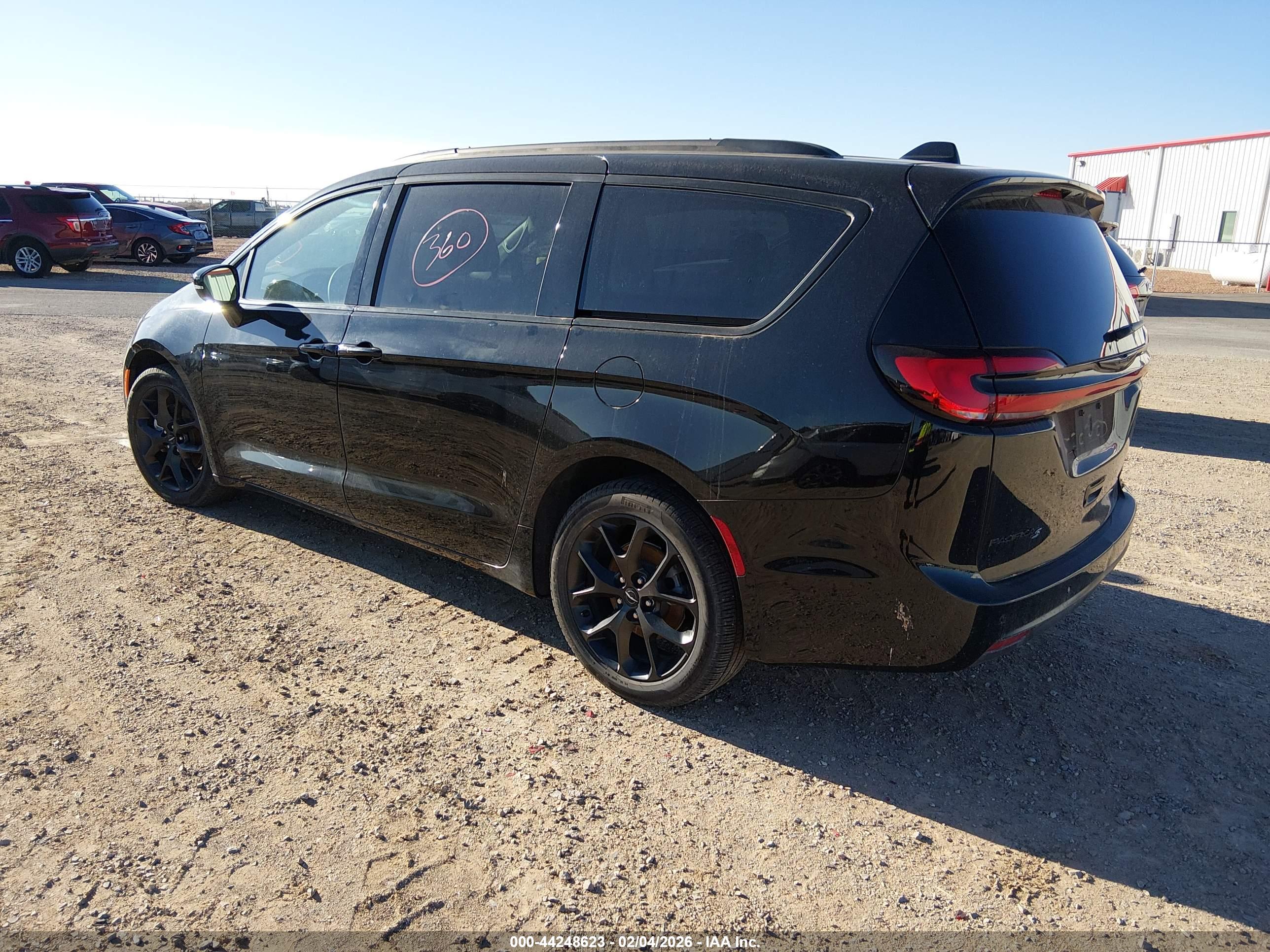 CHRYSLER PACIFICA image 3