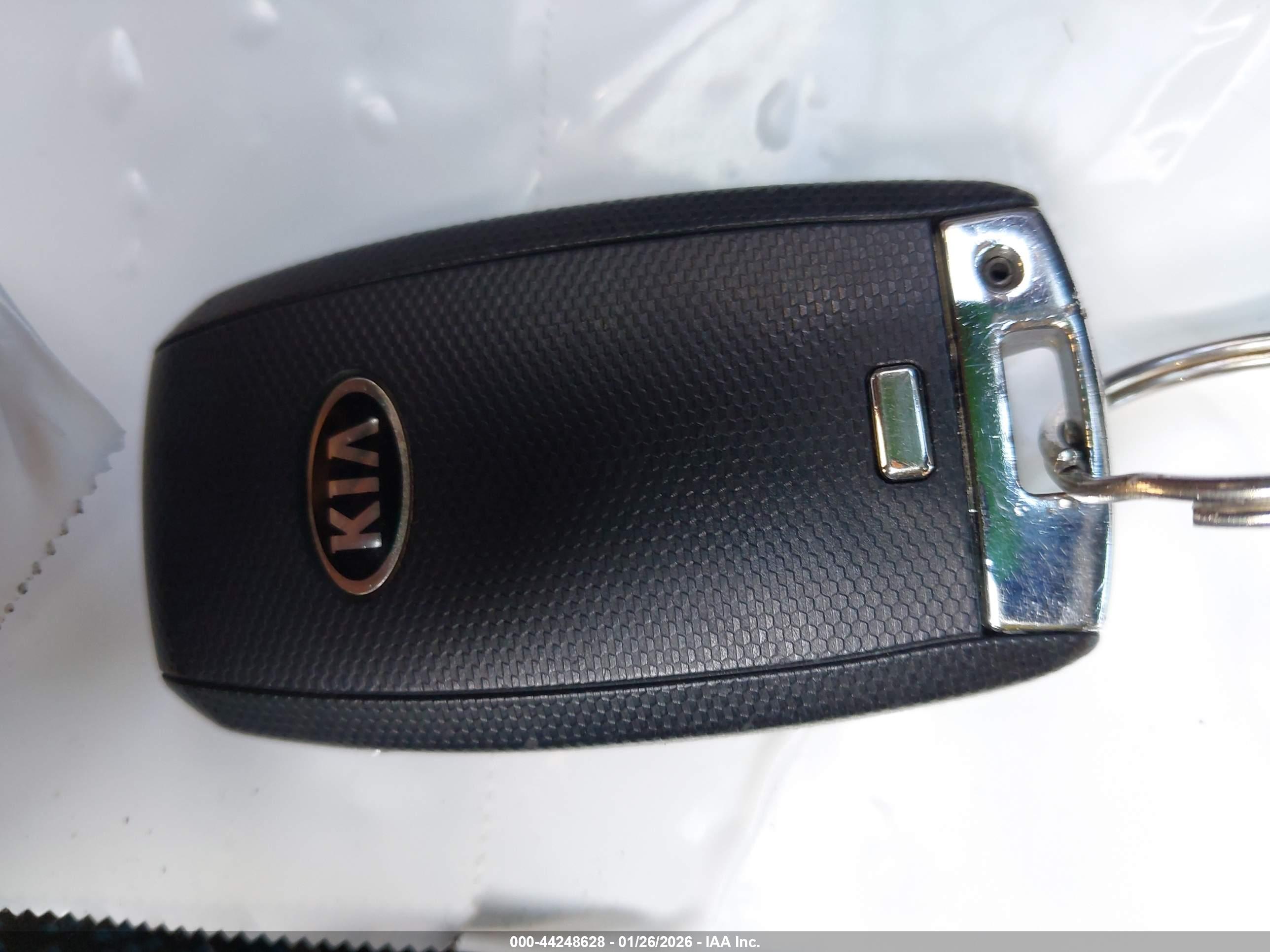 KIA NIRO image 11