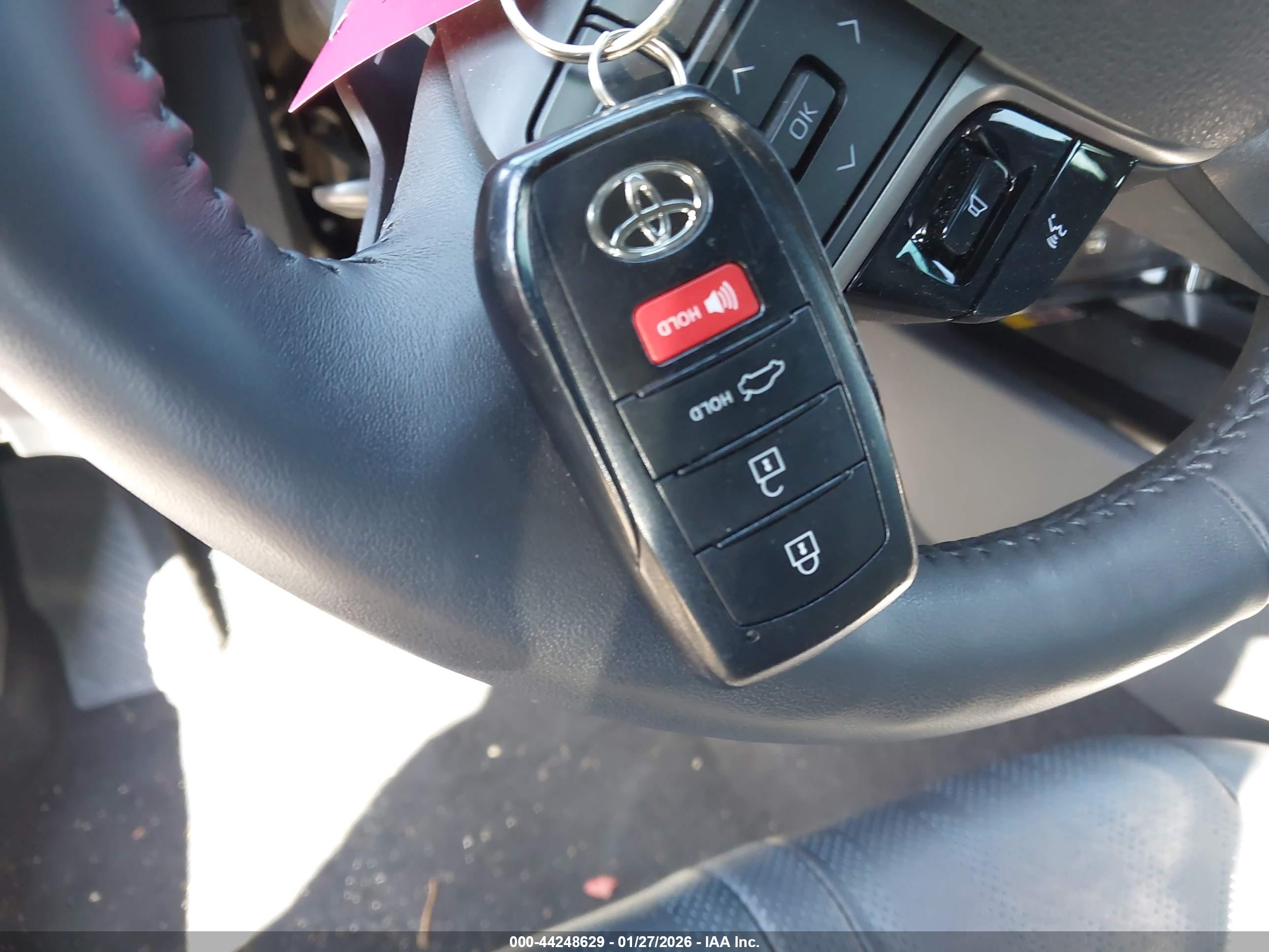 TOYOTA CAMRY image 11