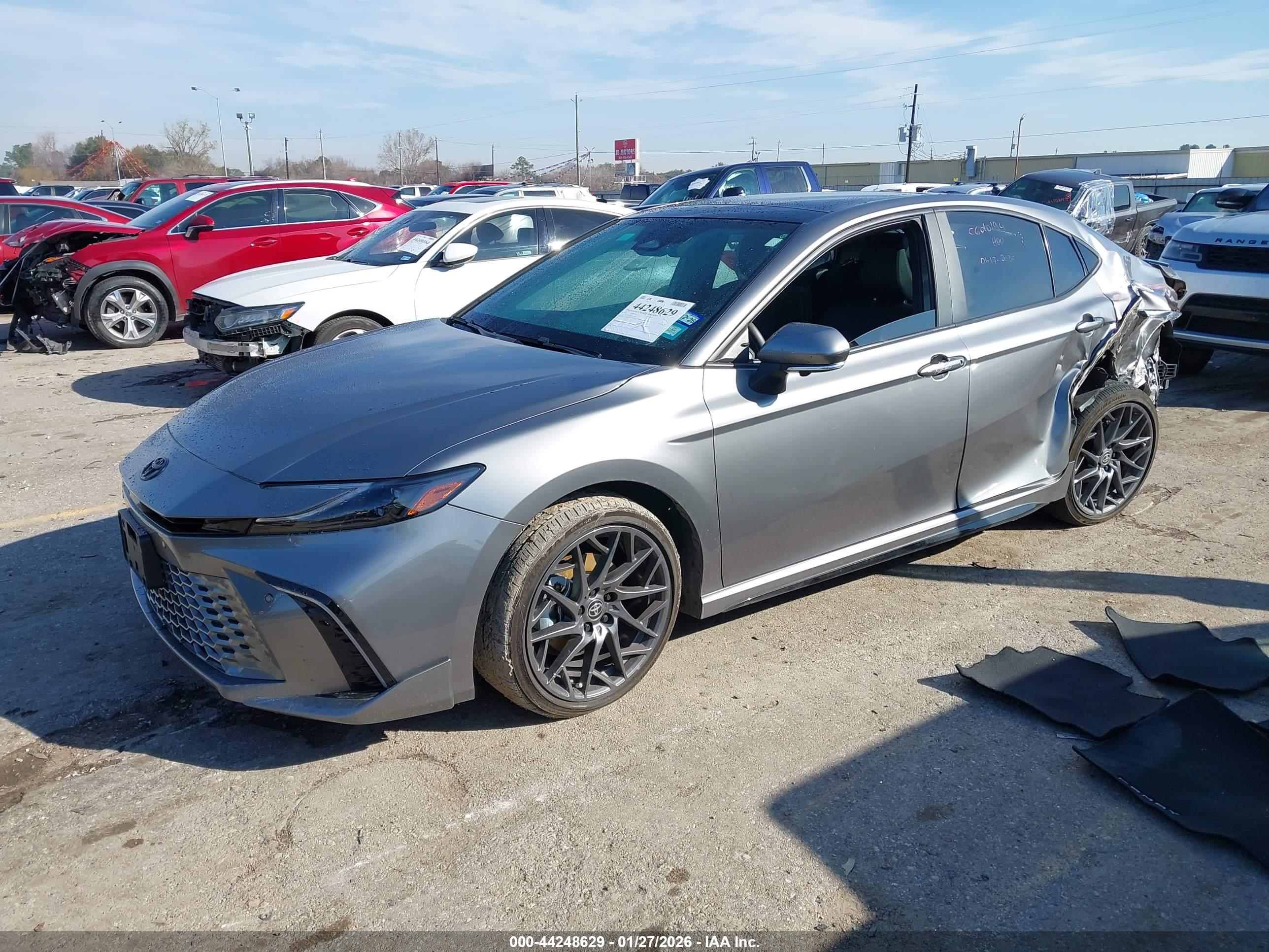 TOYOTA CAMRY image 2