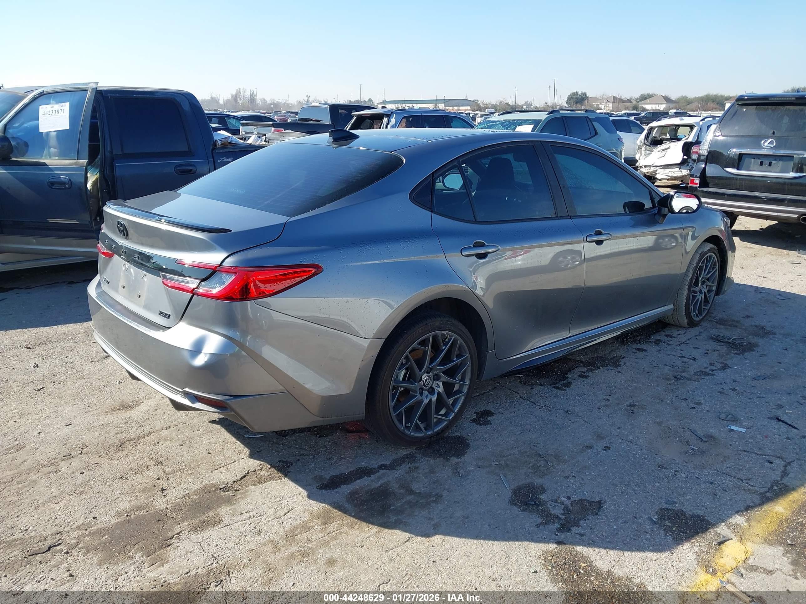 TOYOTA CAMRY image 4