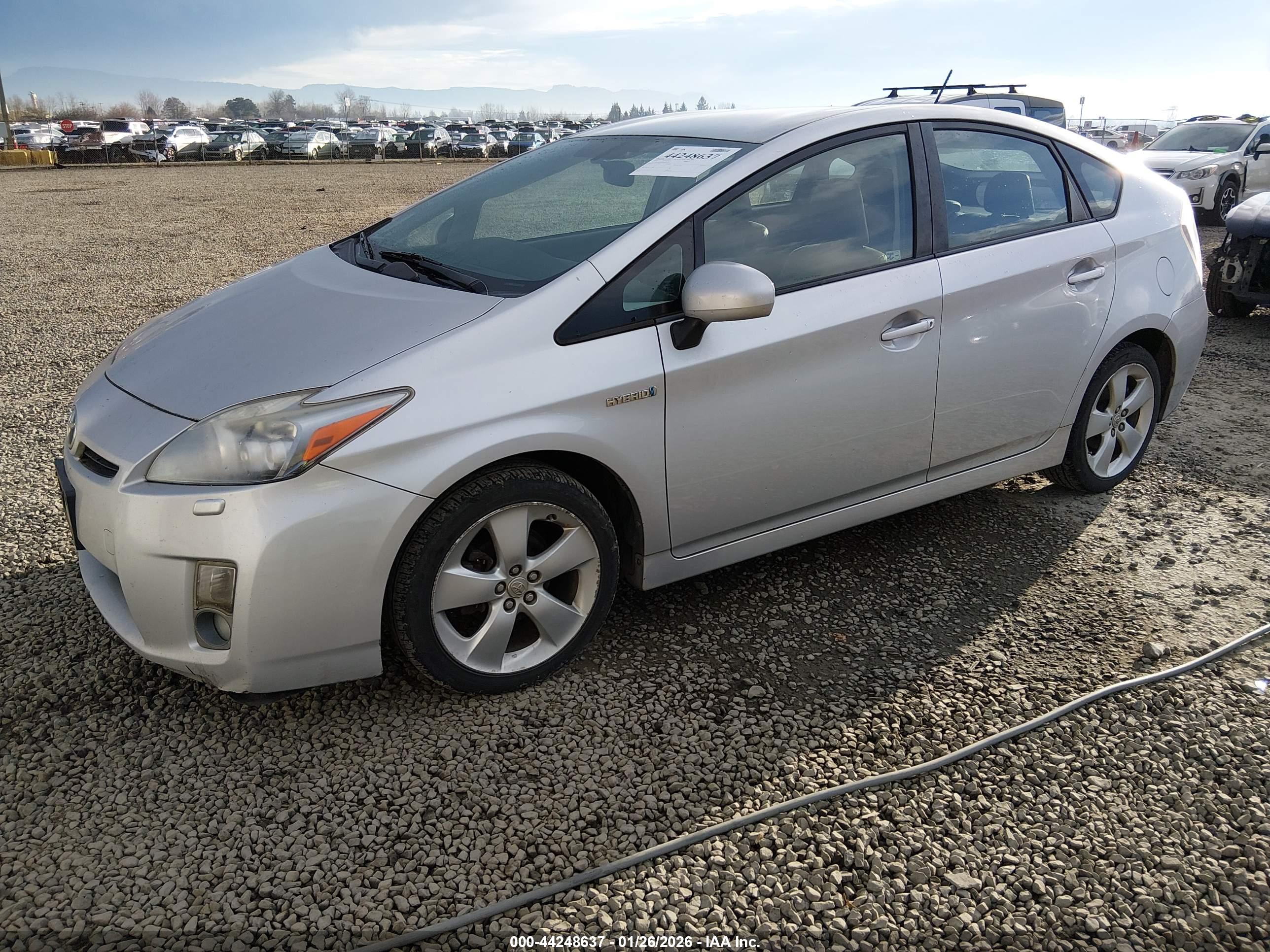 TOYOTA PRIUS image 2