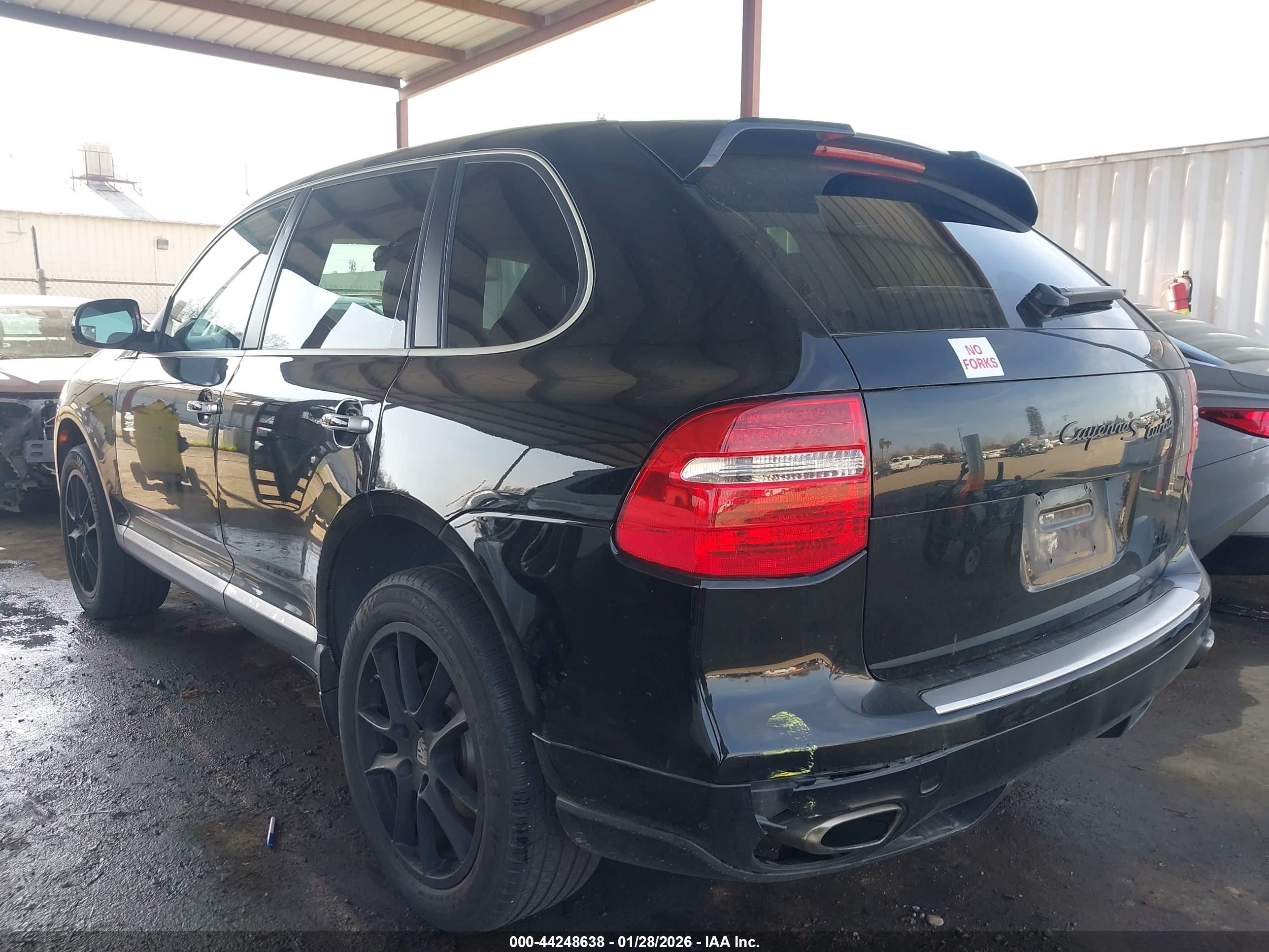 PORSCHE CAYENNE image 3